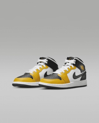 Air Jordan 1 Mid Older Kids' Shoes