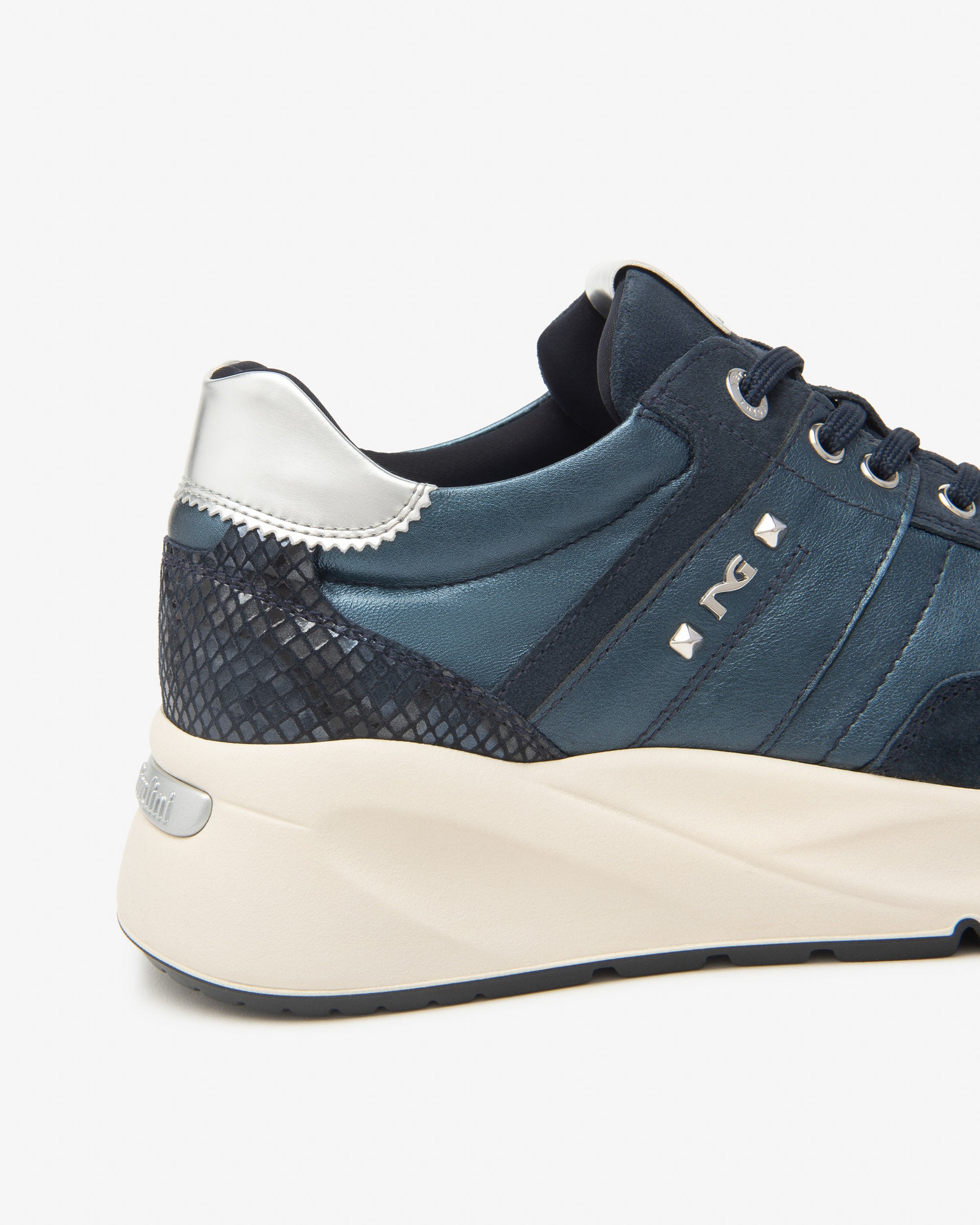  Damen-Sneaker aus Wildleder, Leder und technischen Materialien