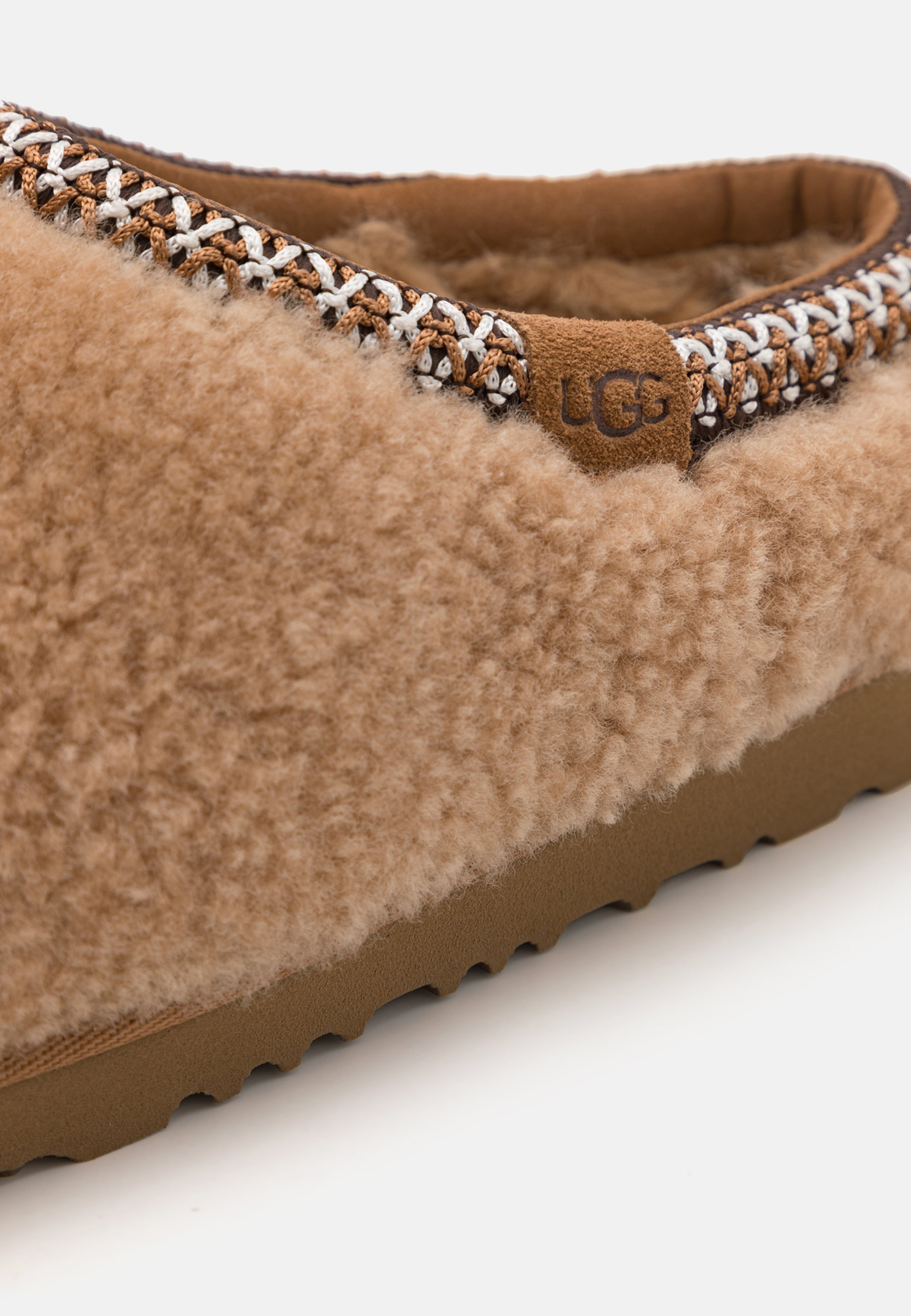 UGG TASMAN MAXI CURLY UNISEX - Sussid - kastanpruunid