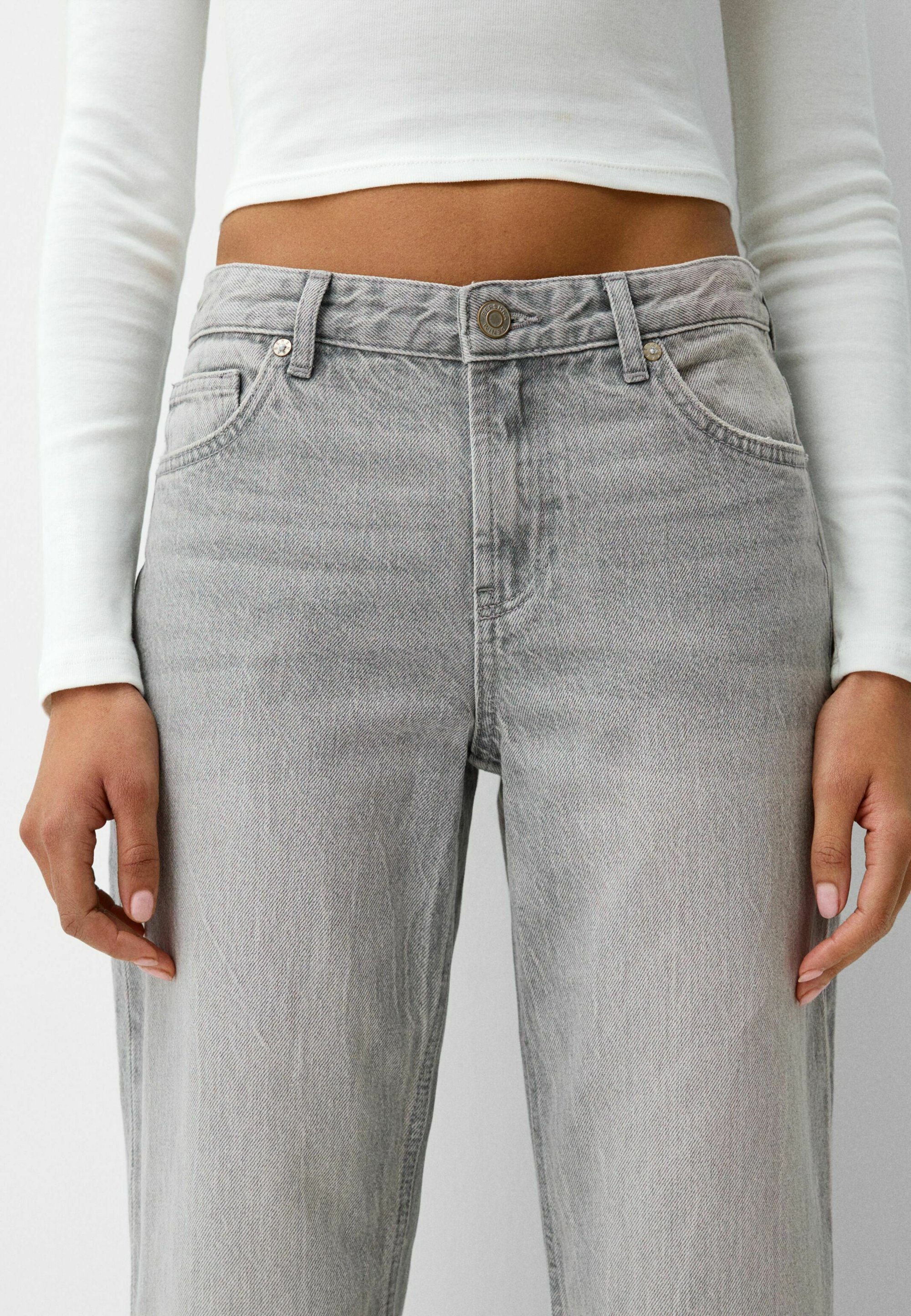 Bershka jeans met rechte pijpen - grijs