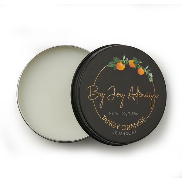 Sabonete para escova de dentes By Joy Adenuga com aroma de laranja picante