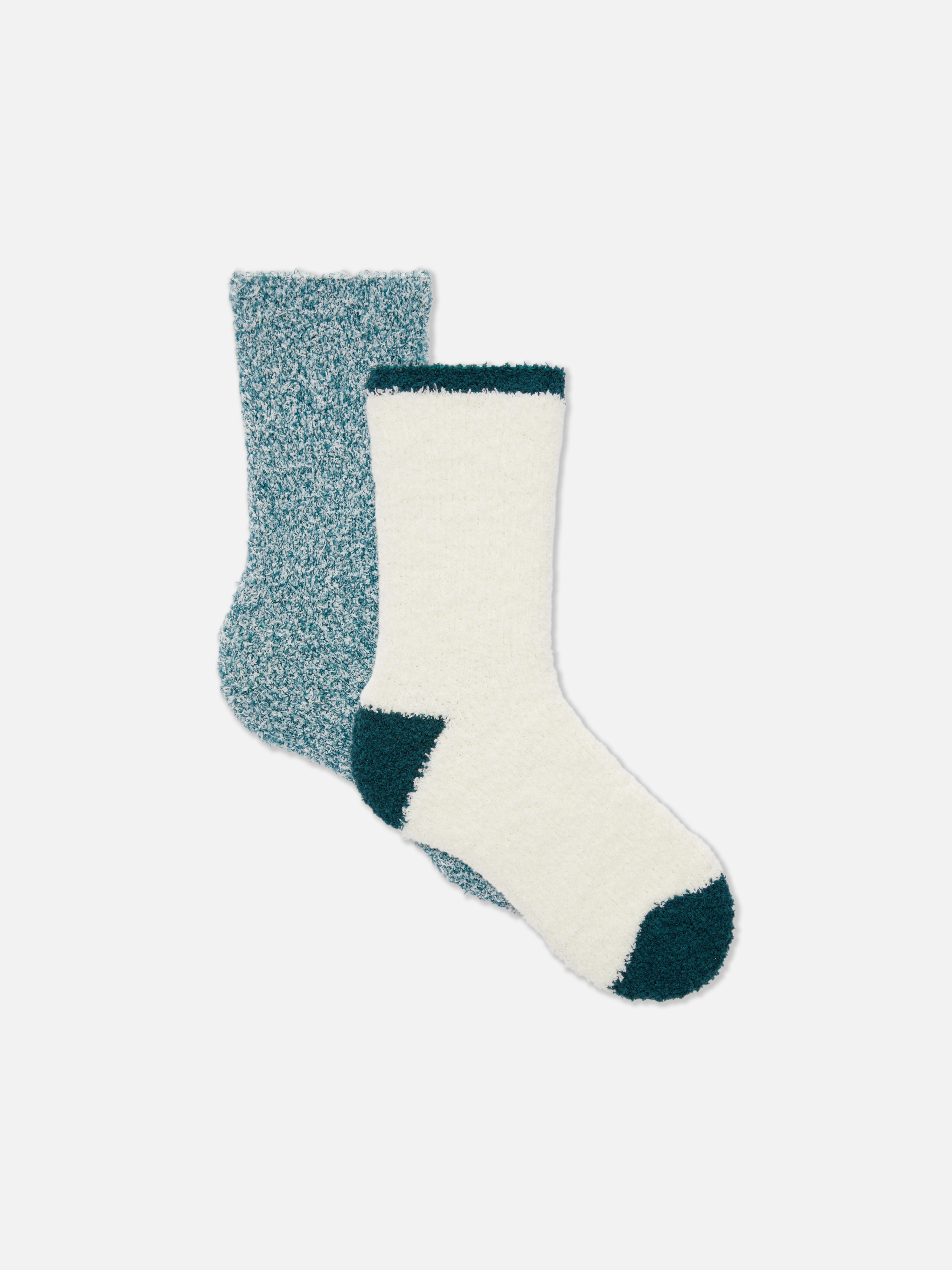 Warme, gemusterte Socken, 2 Paar. Diese flauschigen Socken reichen bis zur Mitte der Wade und sind perfekt zum Entspannen zu Hause.