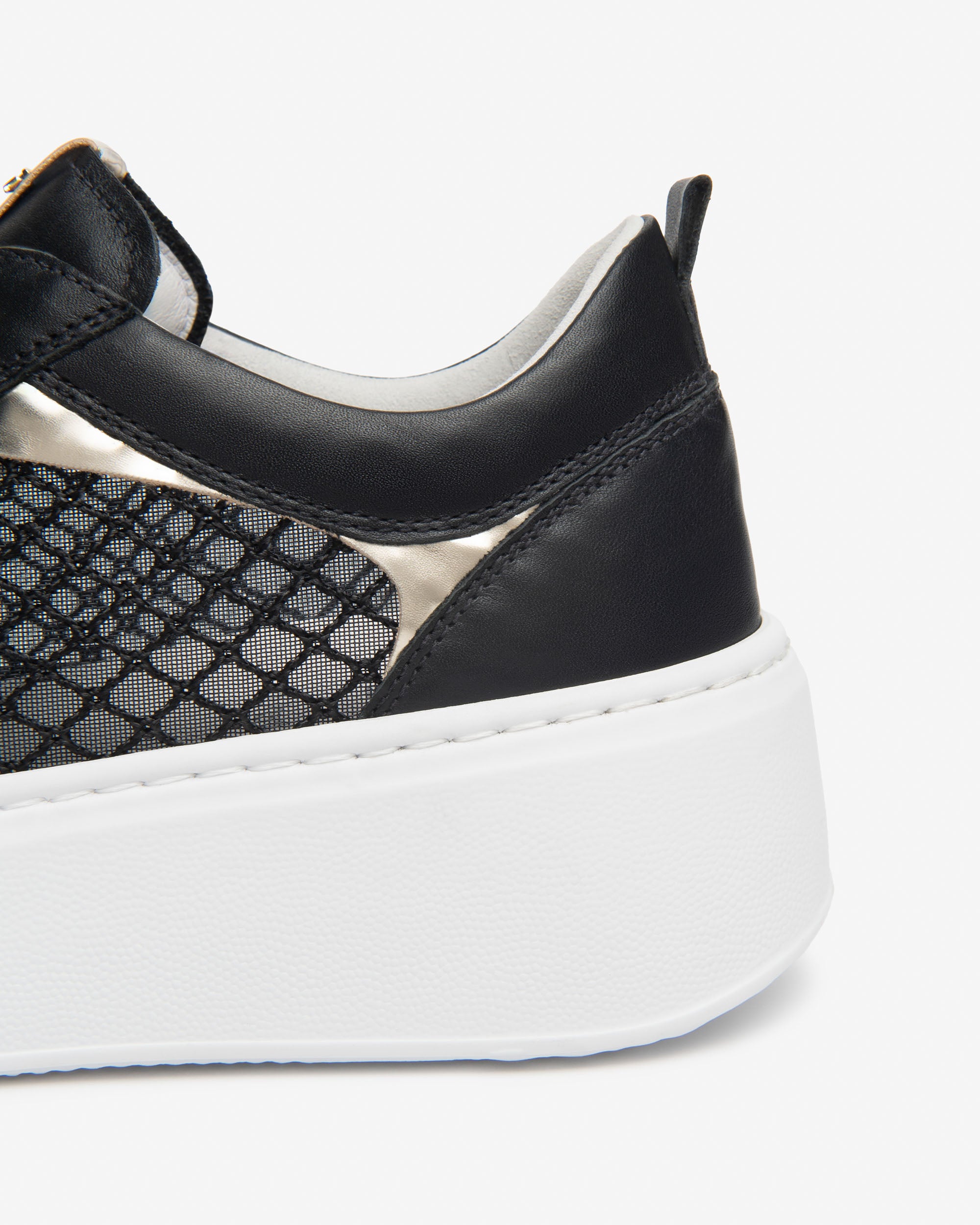  Damen-Sneaker aus Leder, Canvas und technischen Materialien