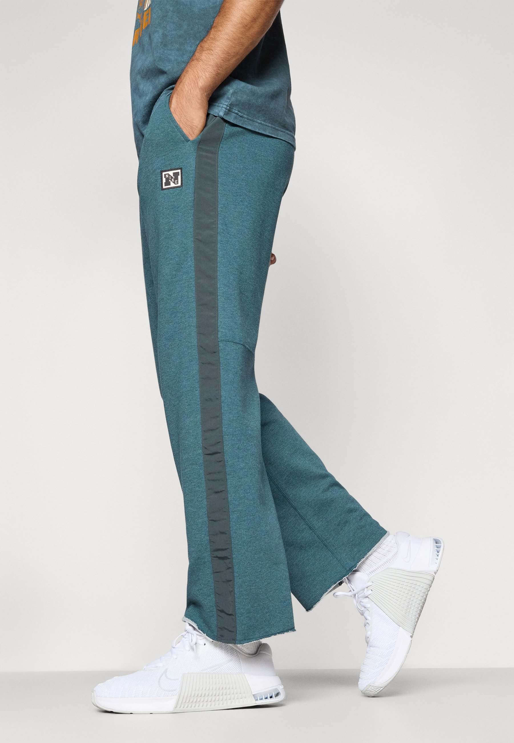 Nike Performance HERITAGE PANT - Trainingsbroek - zeewier/gemêleerd/licht ivoor