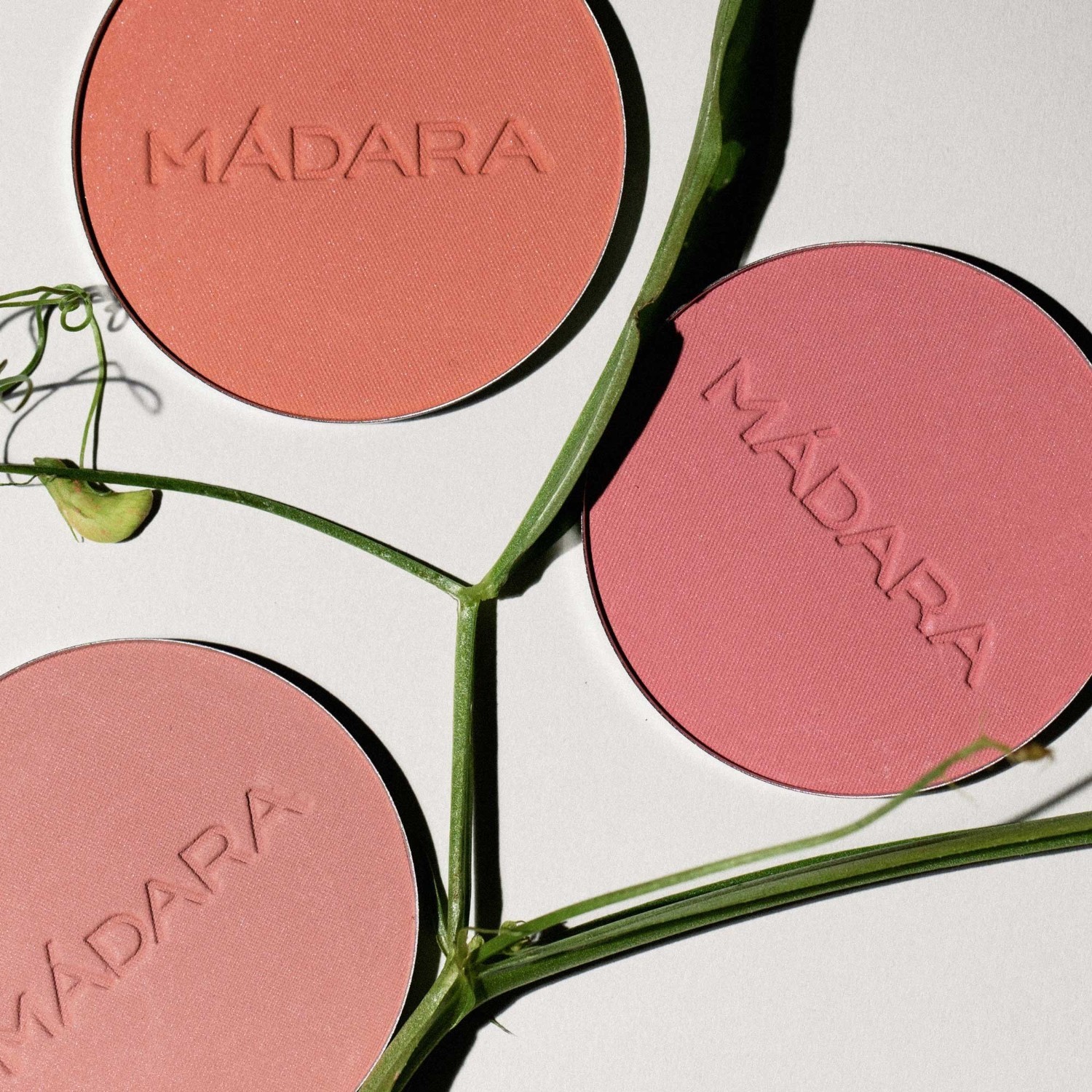 MÁDARA Blush MAGNETIC BLUSH Mineralno rumenilo za obraze - 6 g