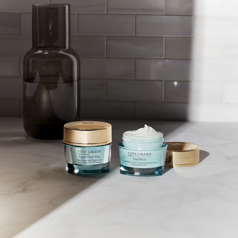 Ochranný denný krém Estée Lauder DayWear Multi-Protection Anti-Oxidant 24H-Moisture Creme pre suchú pleť