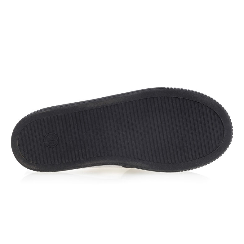 Pantuflas negras para niño