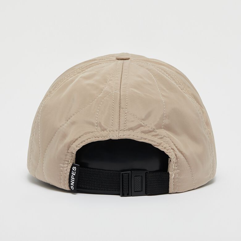 Cappellino da baseball trapuntato con logo in evidenza