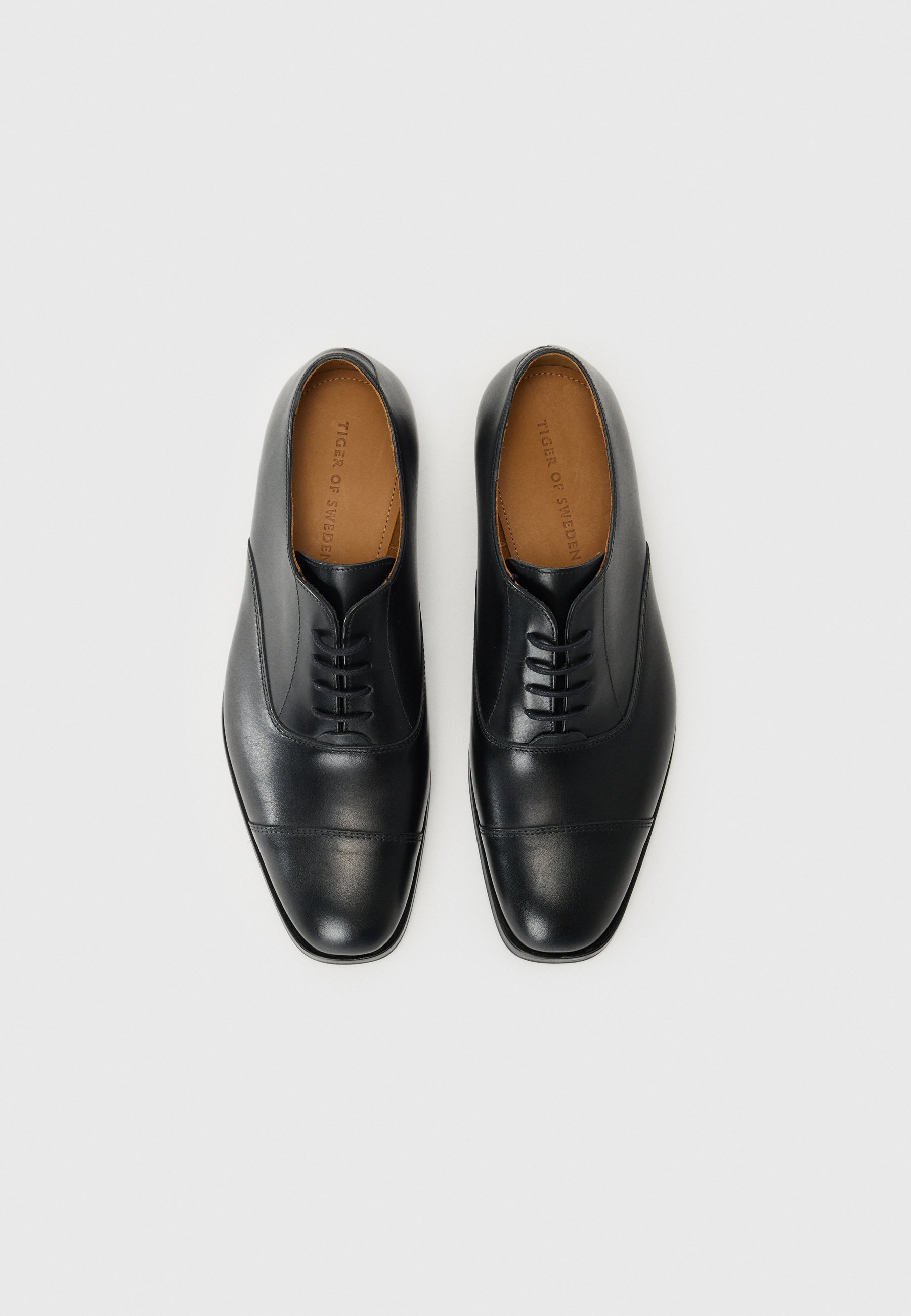 Tiger of Sweden NUPTONE - Stijlvolle veterschoenen - zwart
