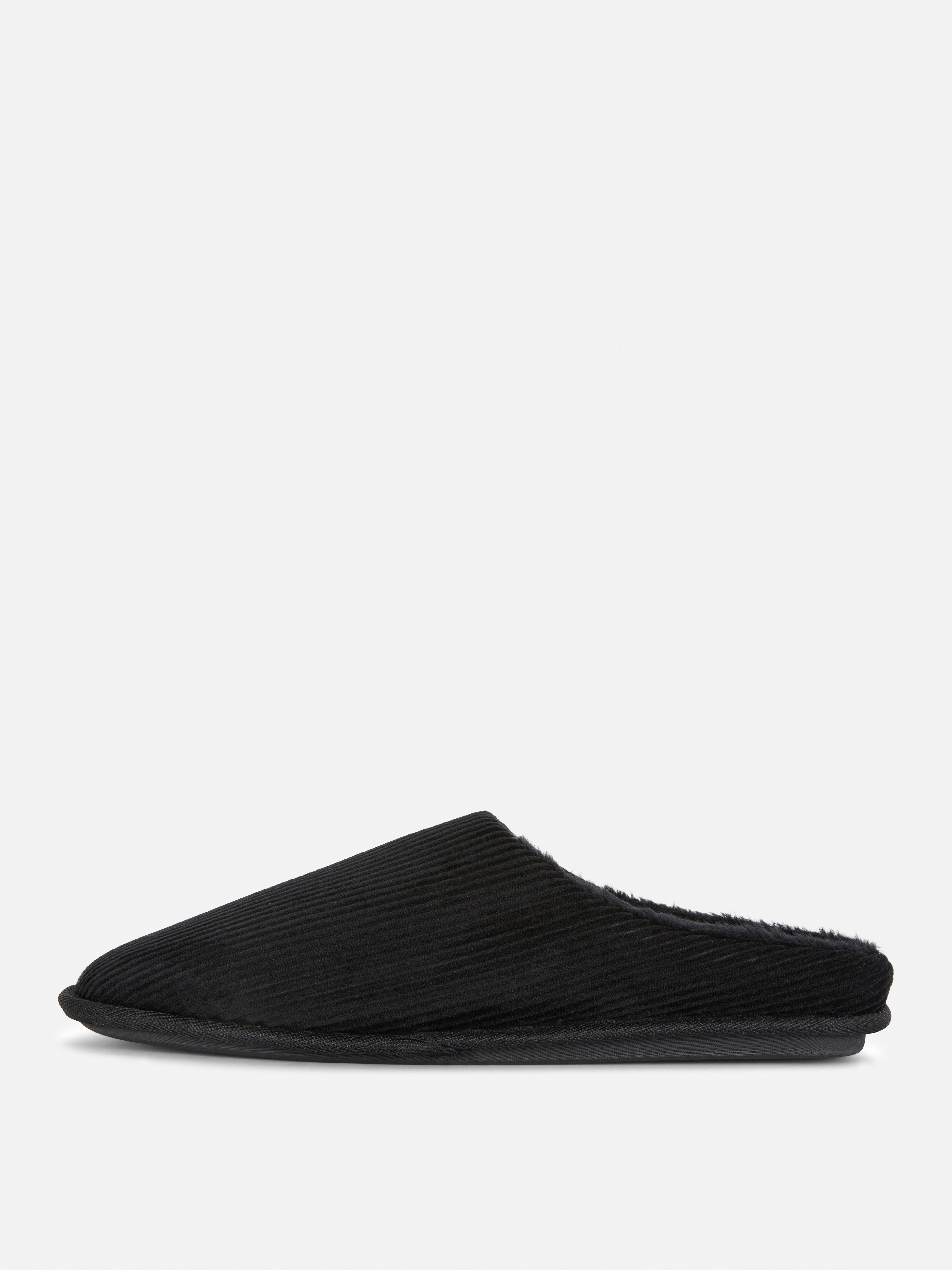 Pantofole in velluto a coste Aggiungi un tocco di eleganza al tuo abbigliamento serale con le nostre pantofole in velluto a coste