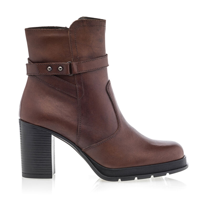 Braune Damenstiefel / Stiefeletten