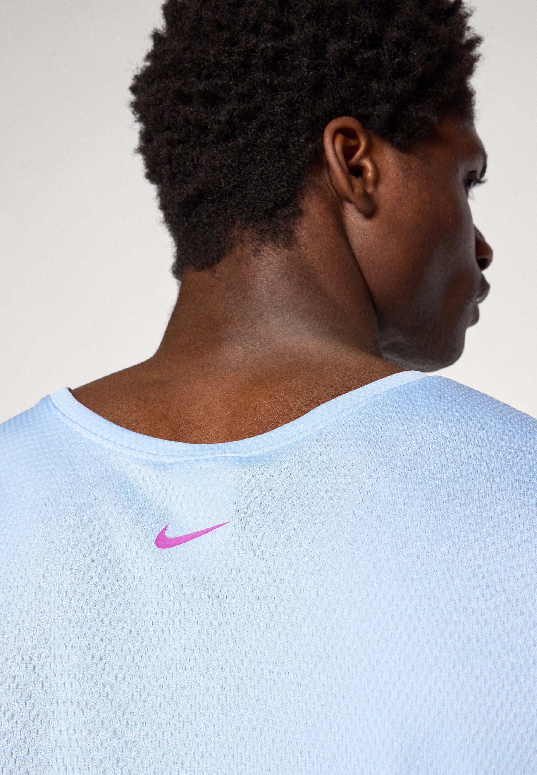 Nike Performance ICON - Top - hliník/barely grape/vivid purple