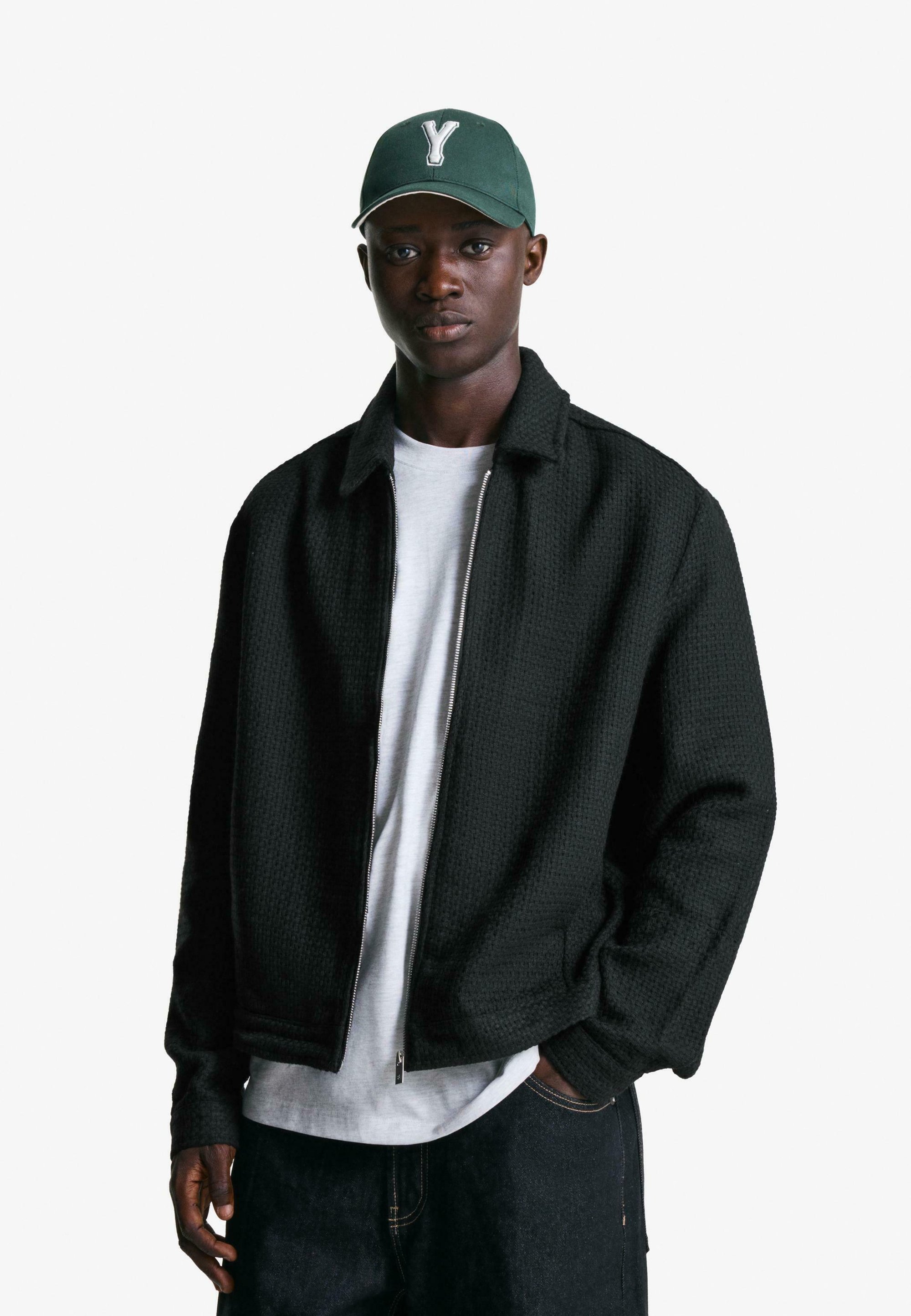 Bershka RUSTIC BOXY FIT - Lichtgewicht jas - zwart