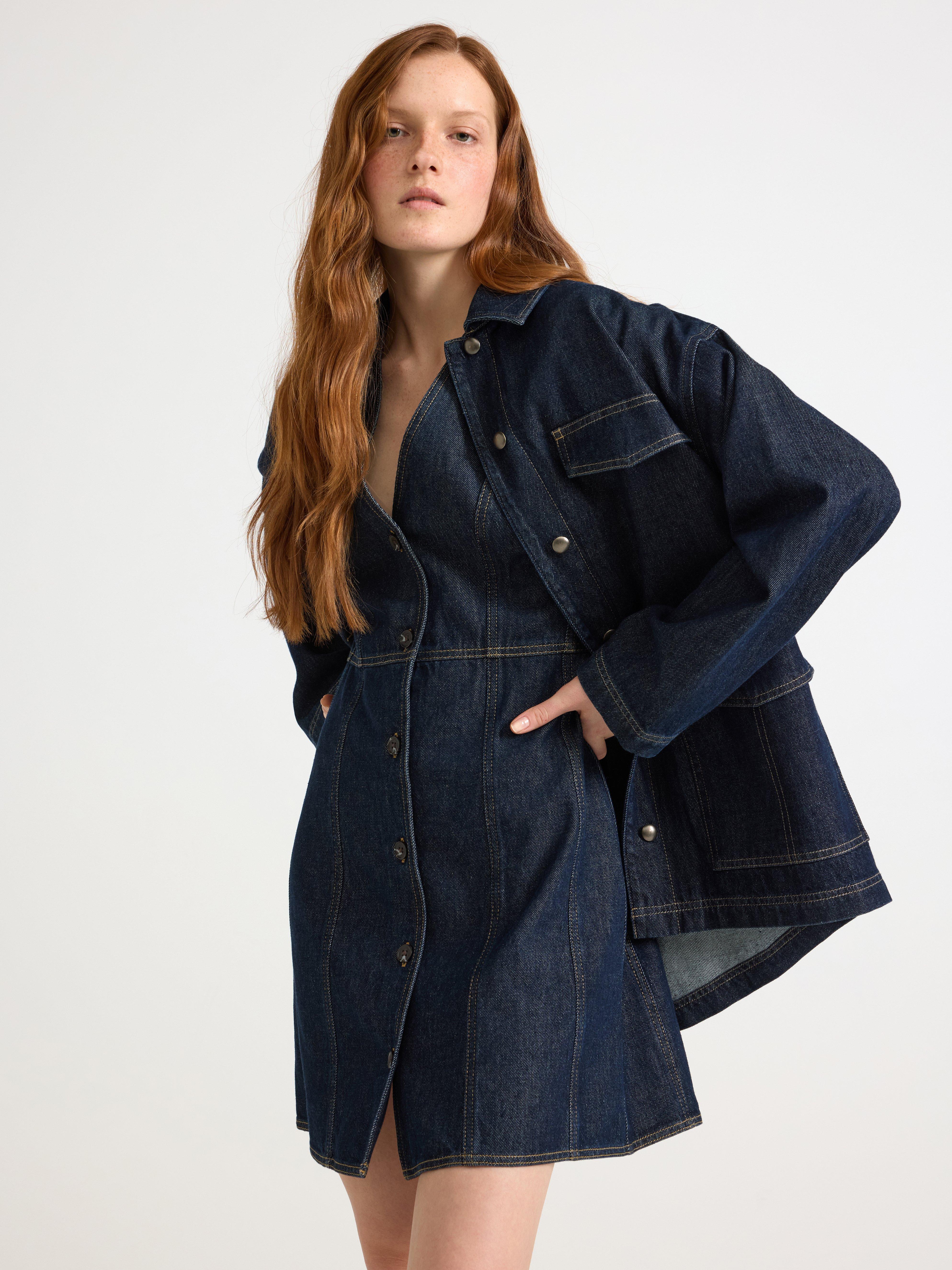 Vestido curto jeans, jeans escuro.