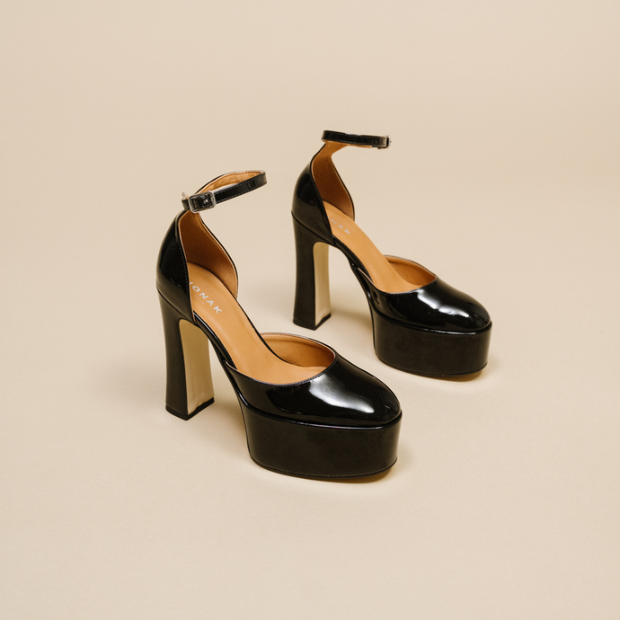 Babies à talons et plateformes  en vernis noir