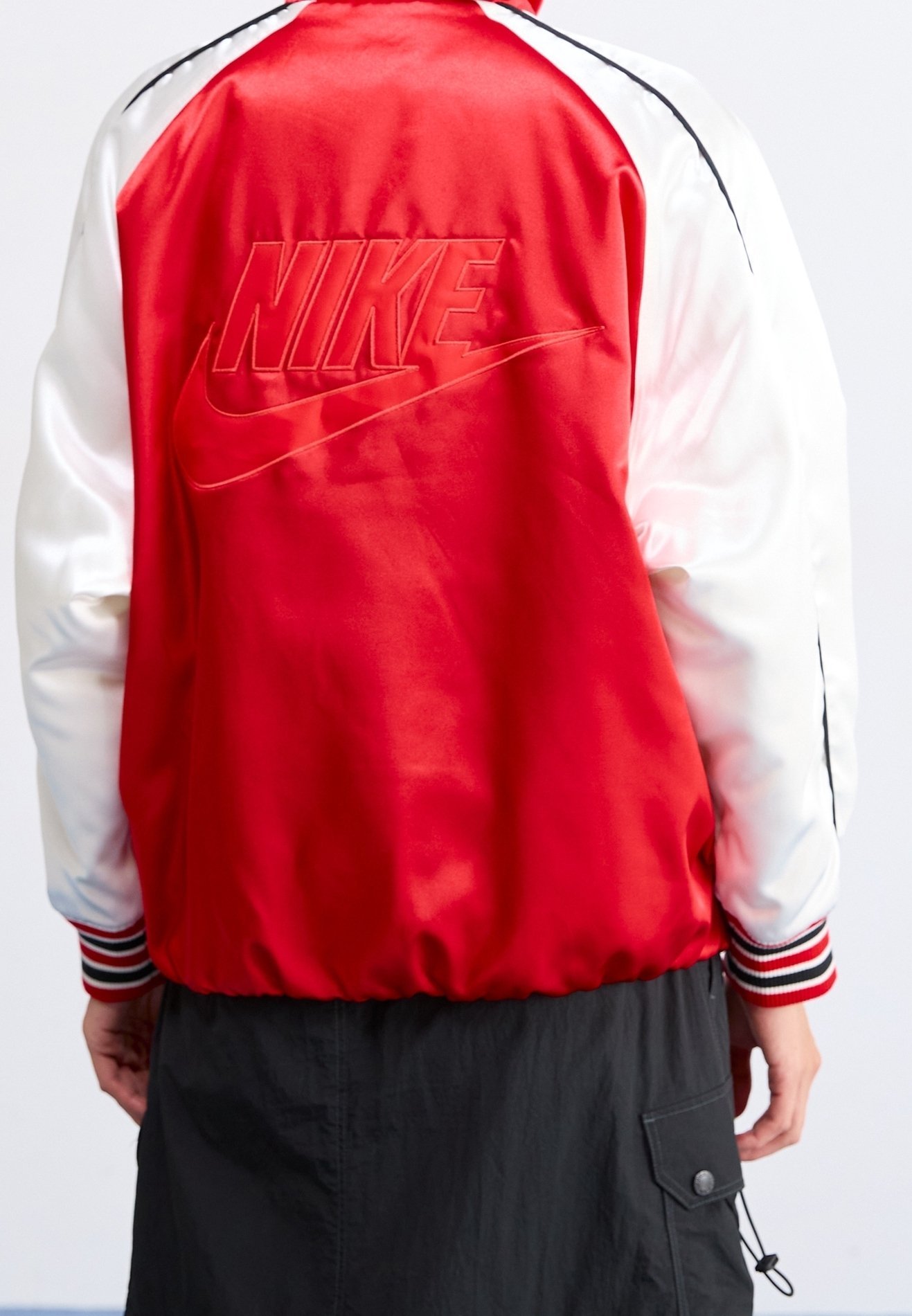 Giacca leggera Nike Sportswear - rossa