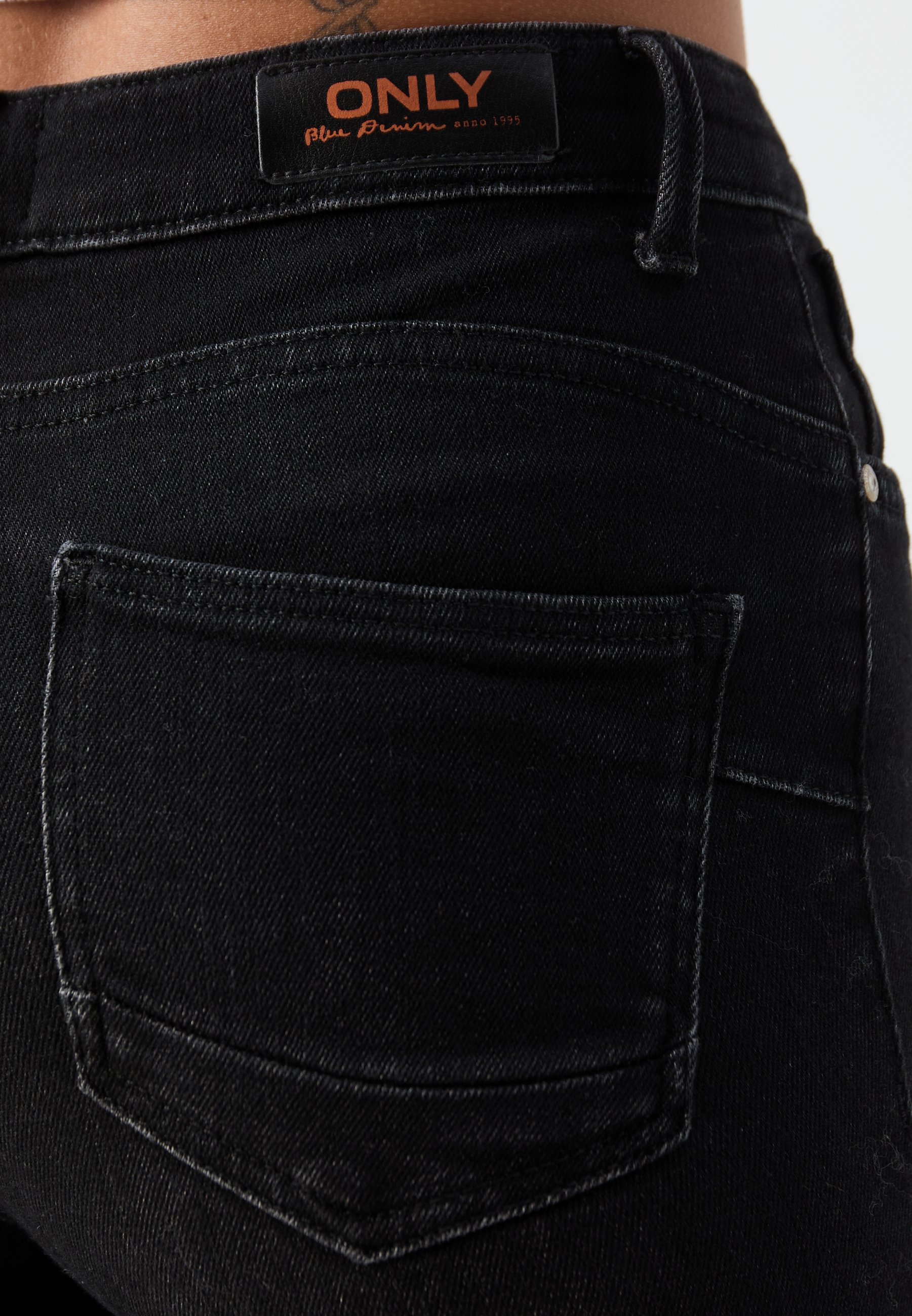 ONLY Petite ONLPOWER MID PUSH UP - Jeans Skinny Fit - gewaschenes Schwarz