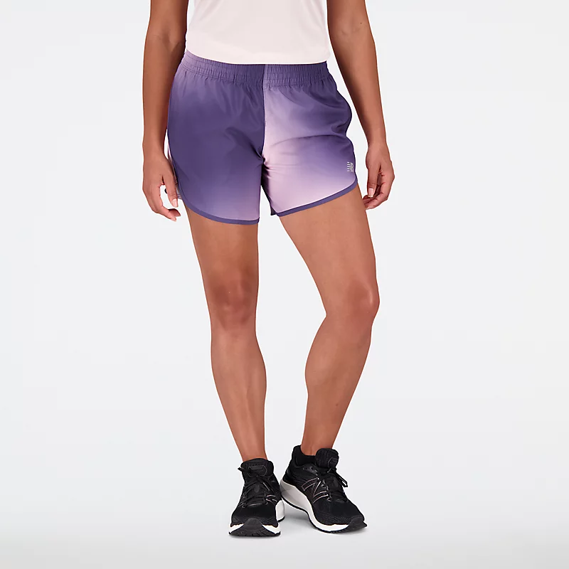 Accelerate Damen-Shorts mit 5-Zoll-Print – LILAC CLOUD