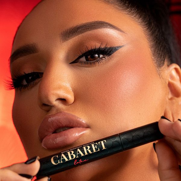 Cabaret Latex Mascara Maskary