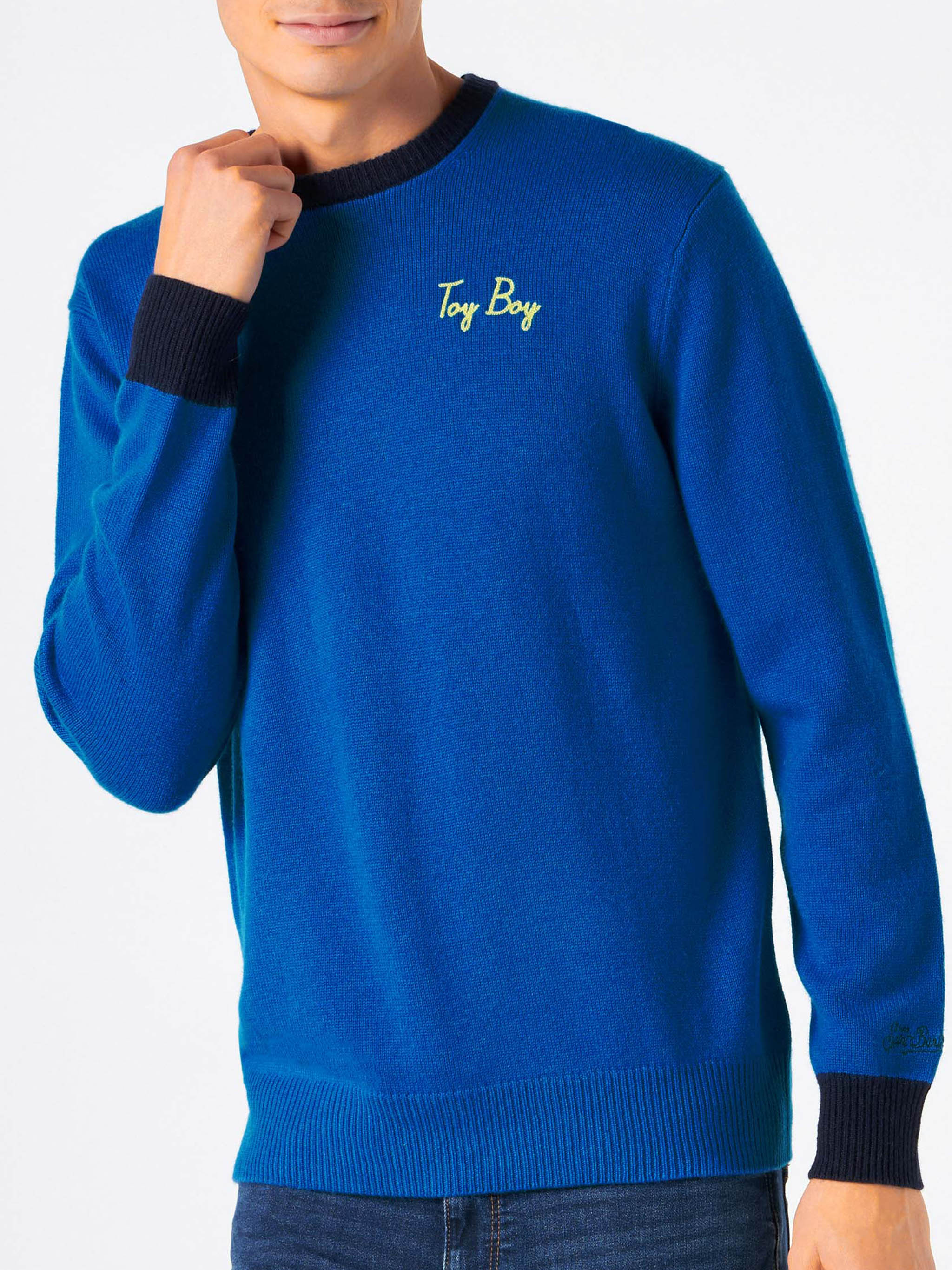 Herrenpullover mit Toy-Boy-Stickerei