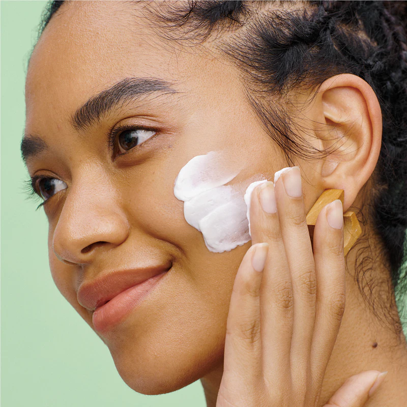 Зволожувальний крем Shiseido Waso Shikulime не містить олії.