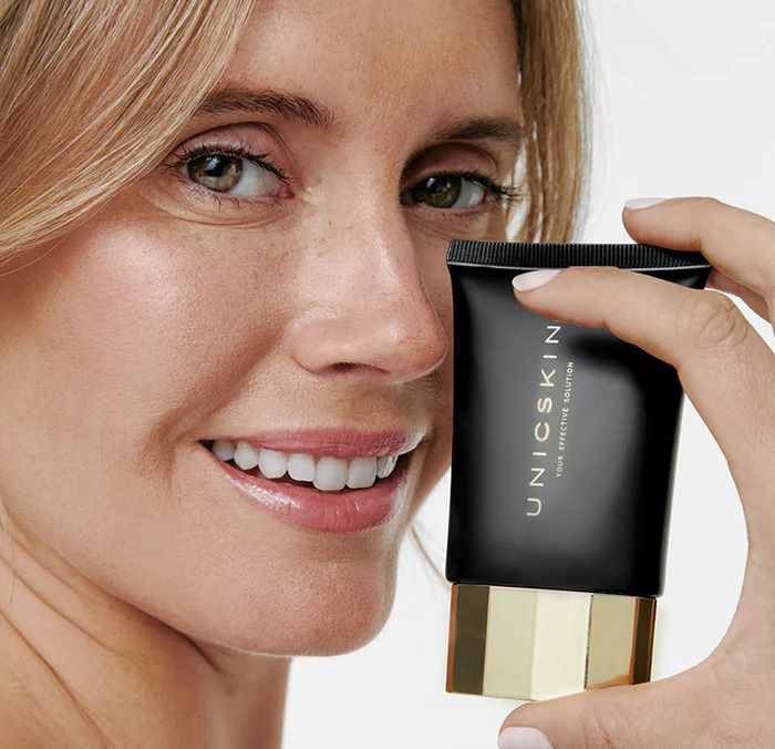Униксун тонирана крема за контролу тамних мрља SPF 50 Луксузно хидратантно и хранљиво средство