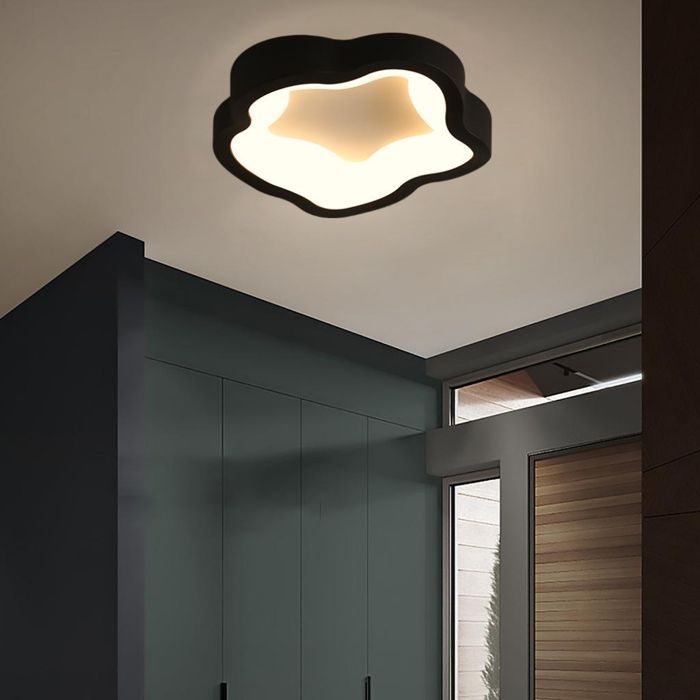 Lámpara de techo LED moderna negra WOTTES - Lámpara de techo de 14 W con diseño floral en luz blanca cálida para pasillo y baño - 1 unidad, 23 cm de diámetro