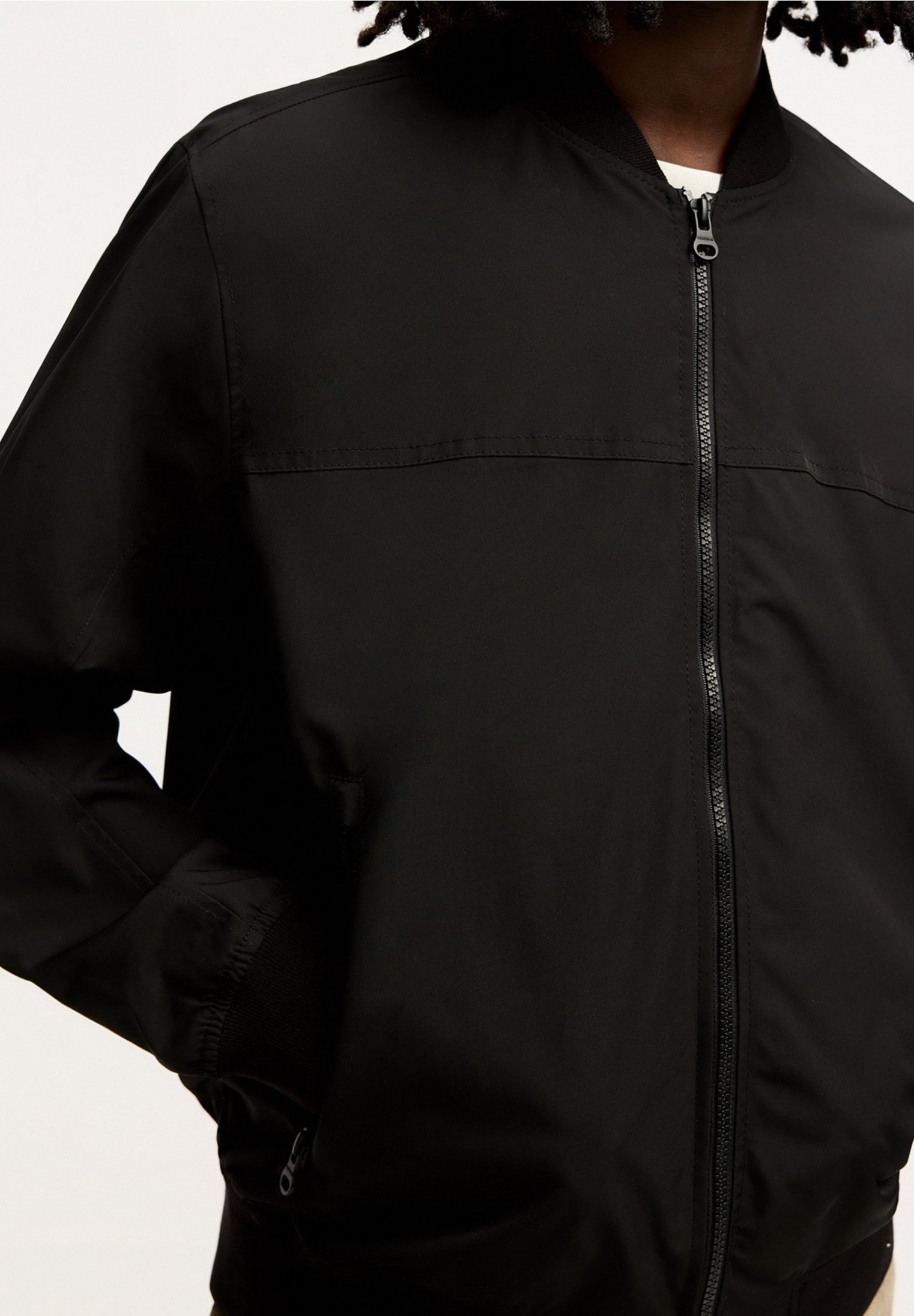 PULL&BEAR Bomberjack - zwart