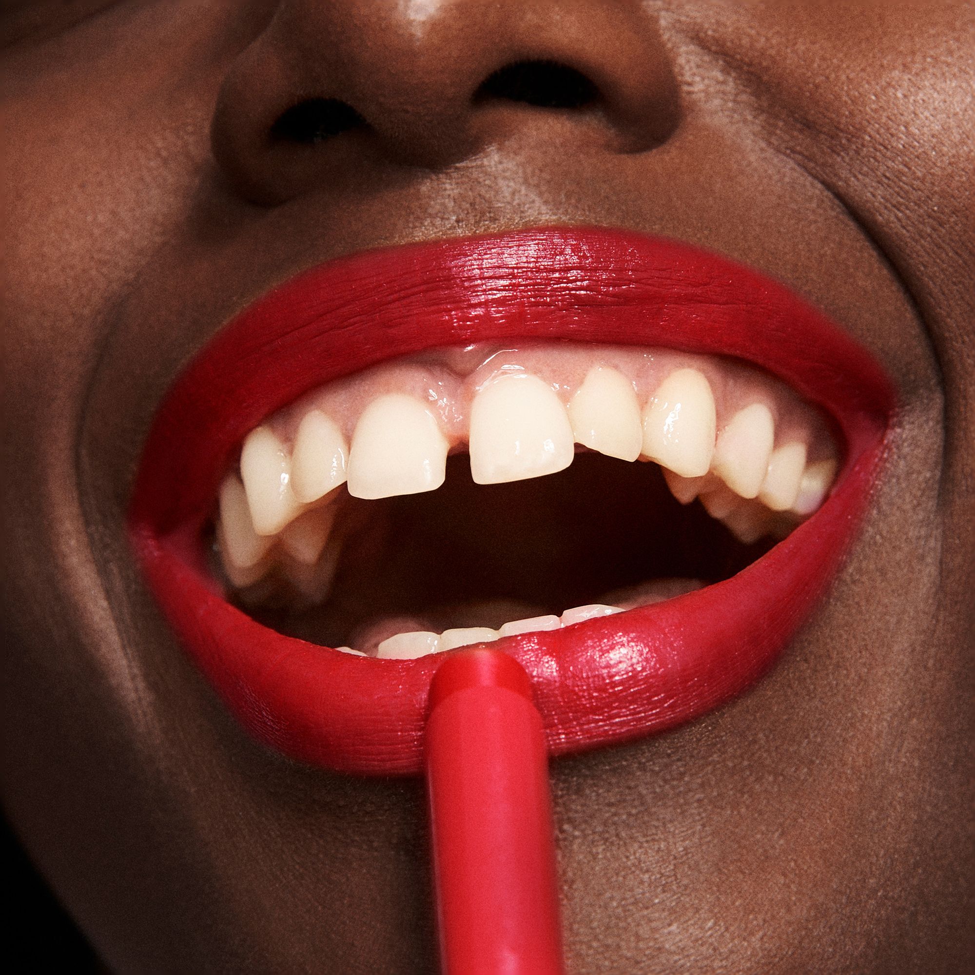 „Color Lip Glow“ skystieji lūpų dažai