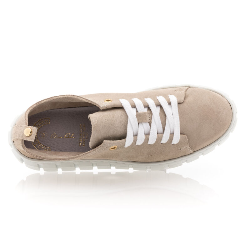 Zapatillas deportivas para mujer color beige.