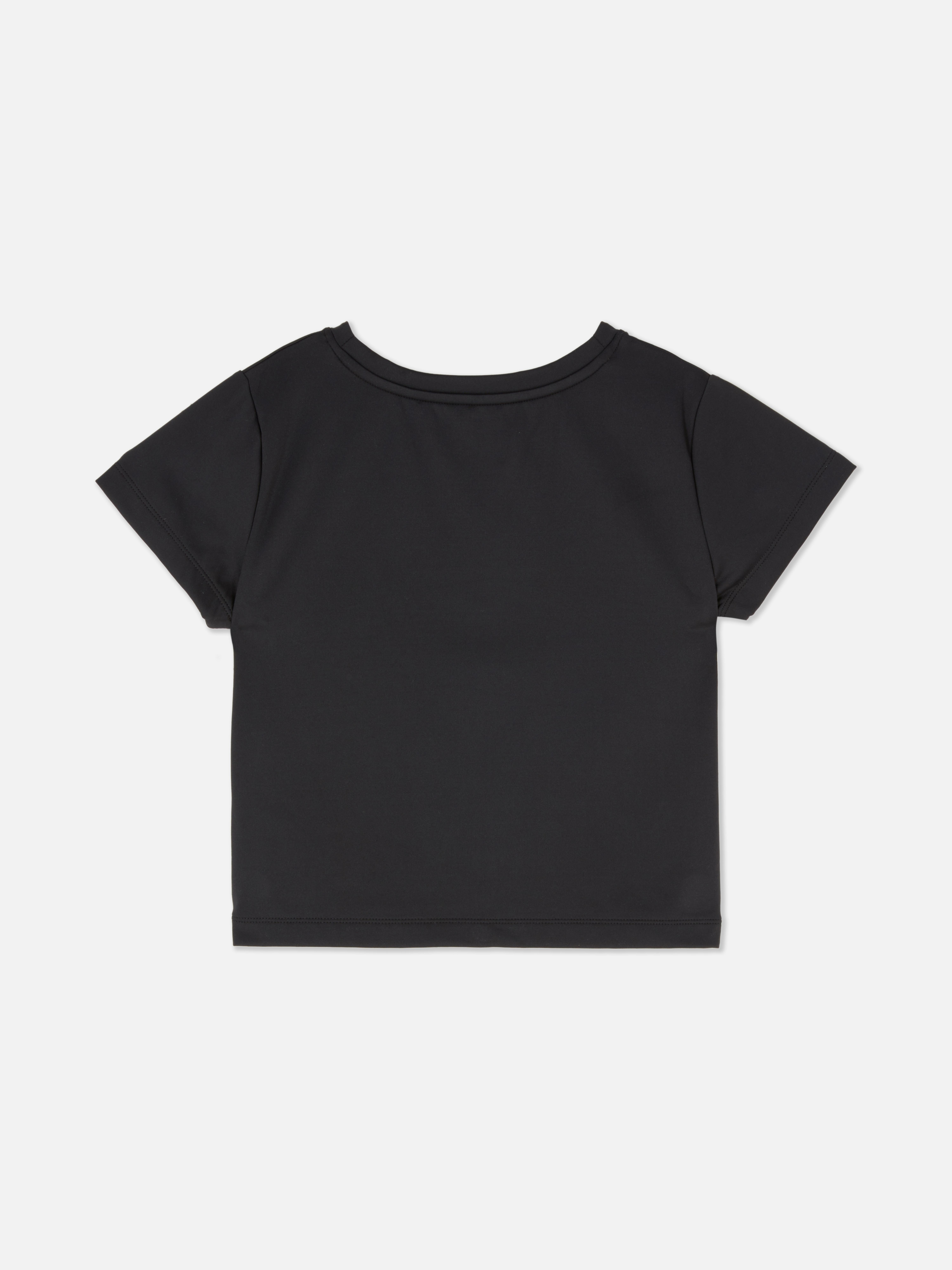 Passendes kurzärmeliges Sporttop. Ein kurzärmeliges Sporttop mit extra Stretch.