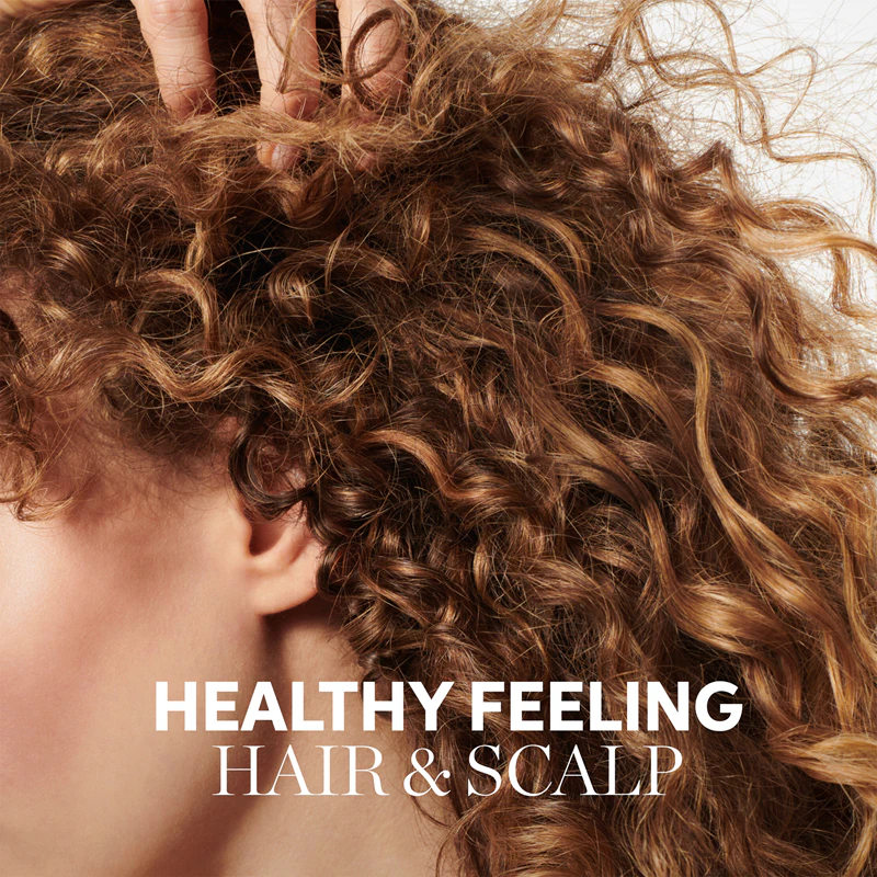 Shampoo Wella Professionals Elements Renewing Hair Repair para todos os tipos de cabelo.