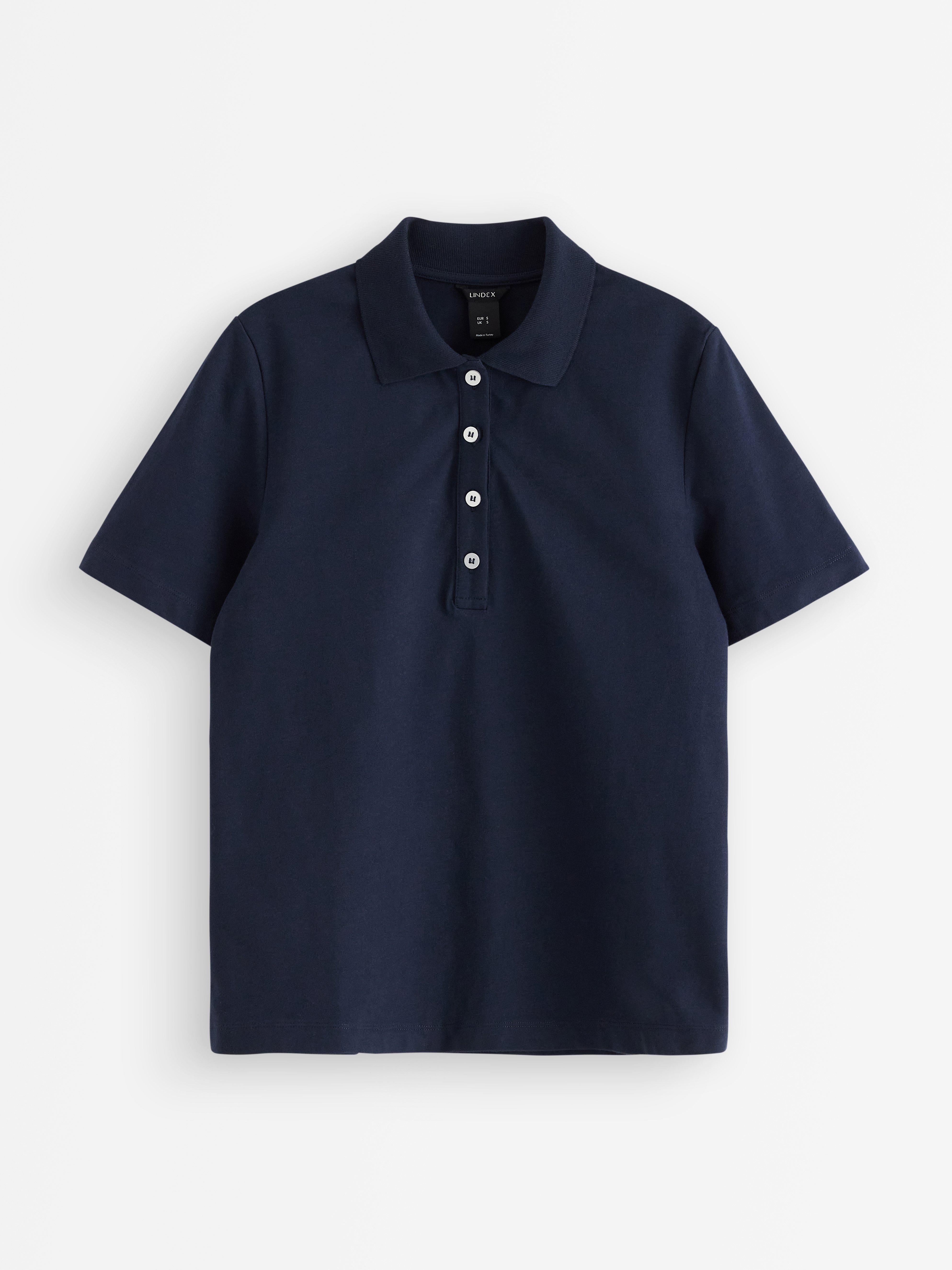 Blusa com gola azul marinho escuro