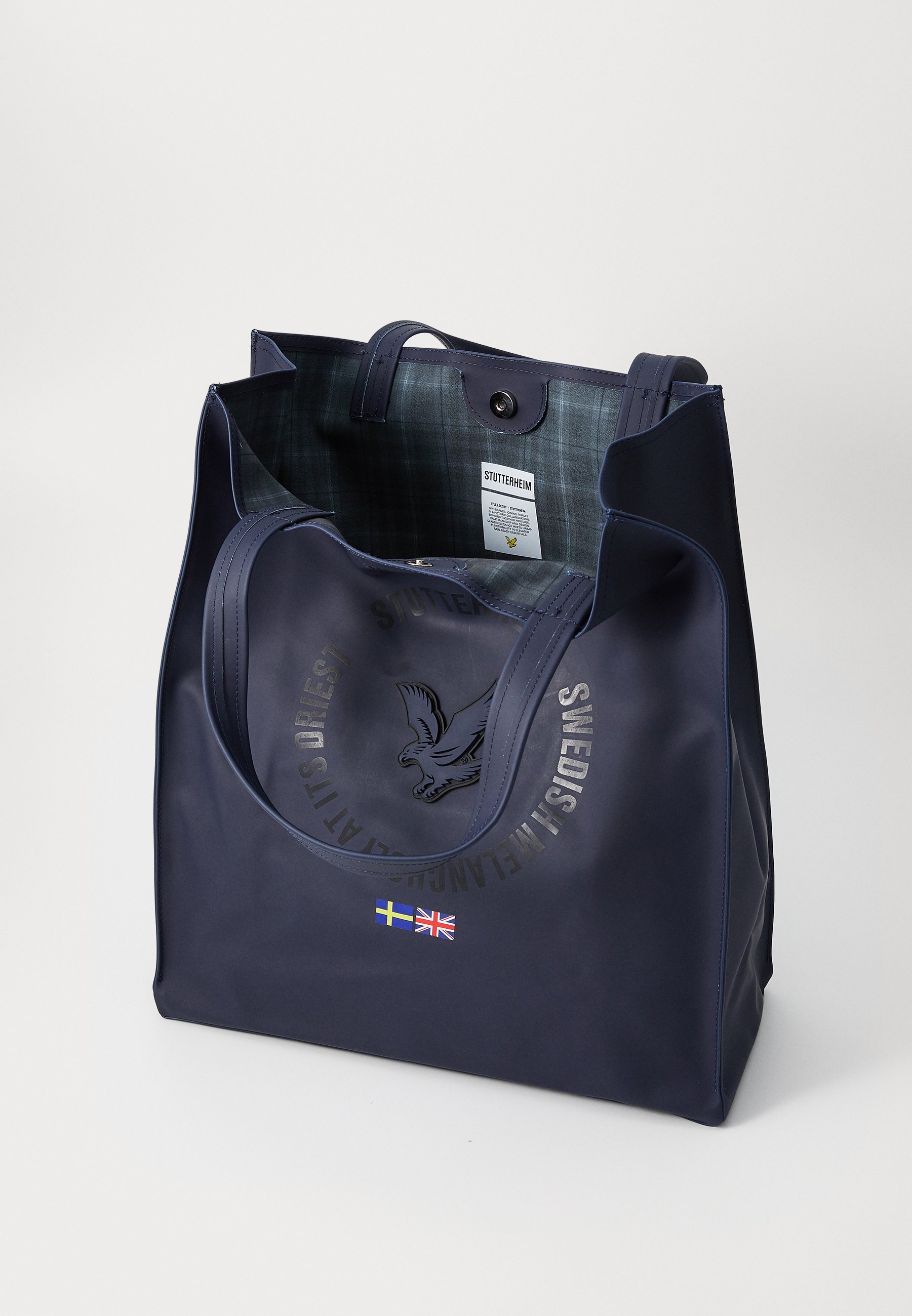 Stutterheim STUTTERHEIM X LYLE & SCOTT BAG UNISEX - Taška cez rameno - námornícka modrá