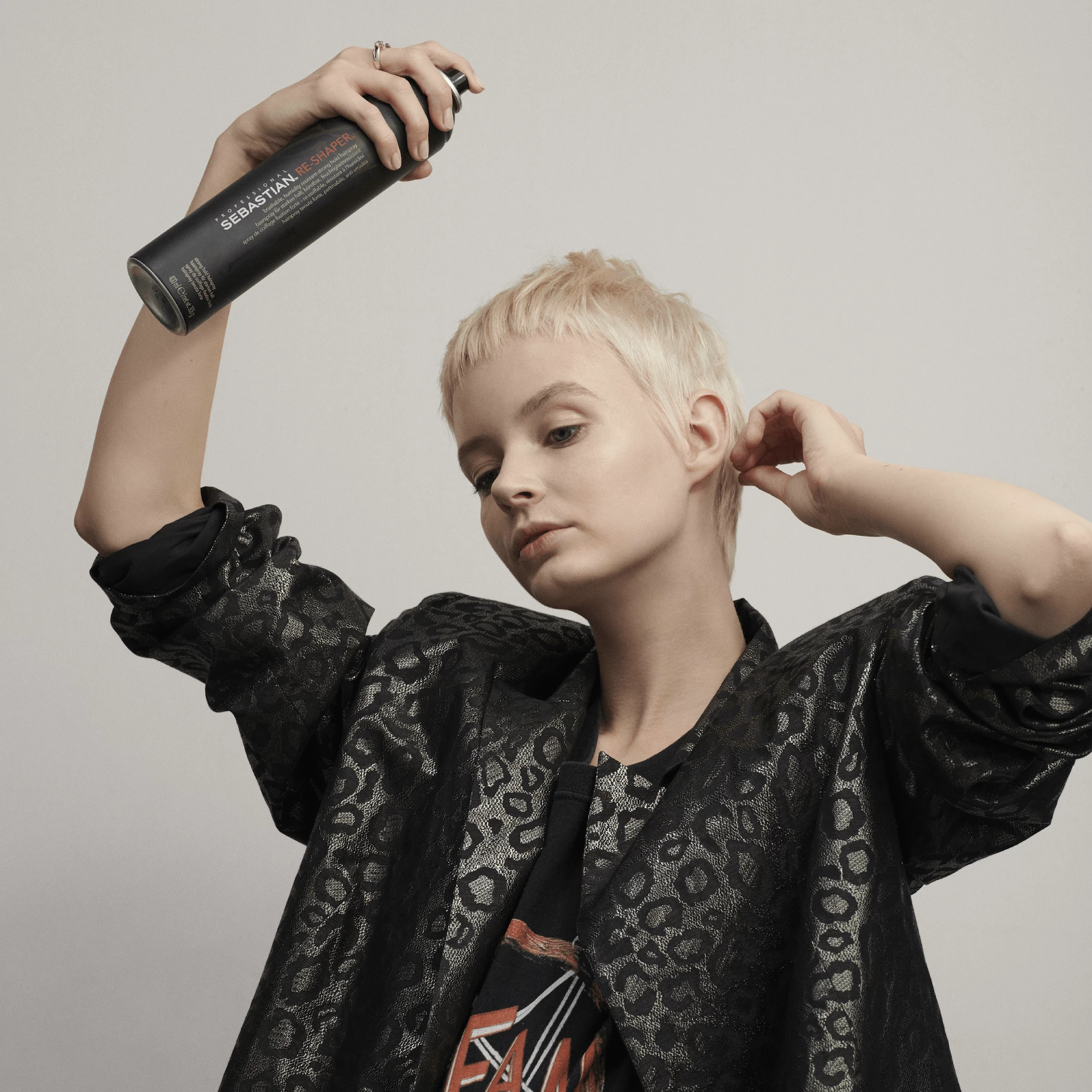 Re-shaper hajformázó spray 400 ml - Sebastian Professional