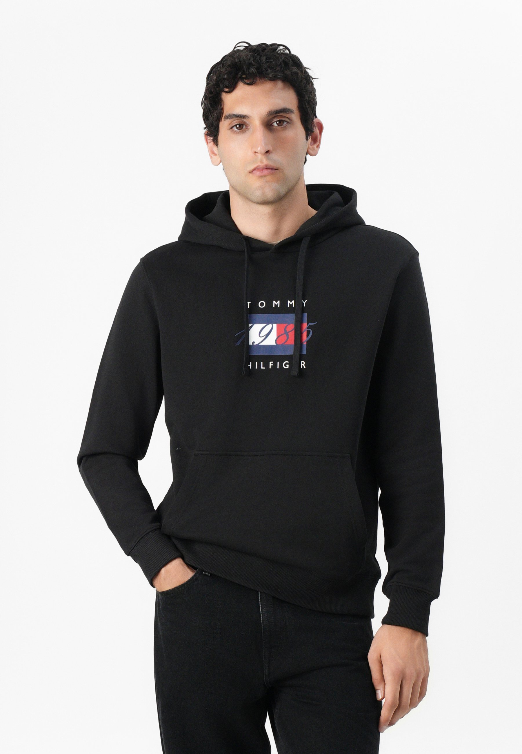 Sweat à capuche unisexe Tommy Hilfiger à motif drapeau linéaire - Noir
