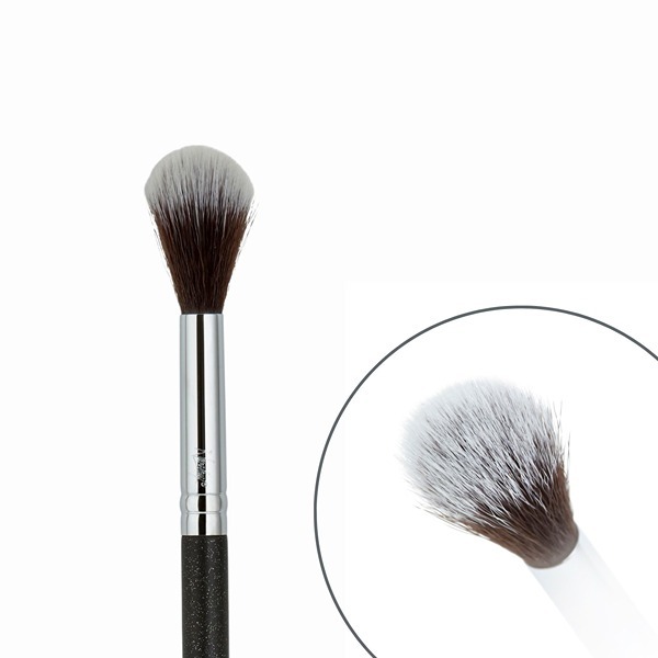 Pennello illuminante affusolato Nanshy Face Shaper