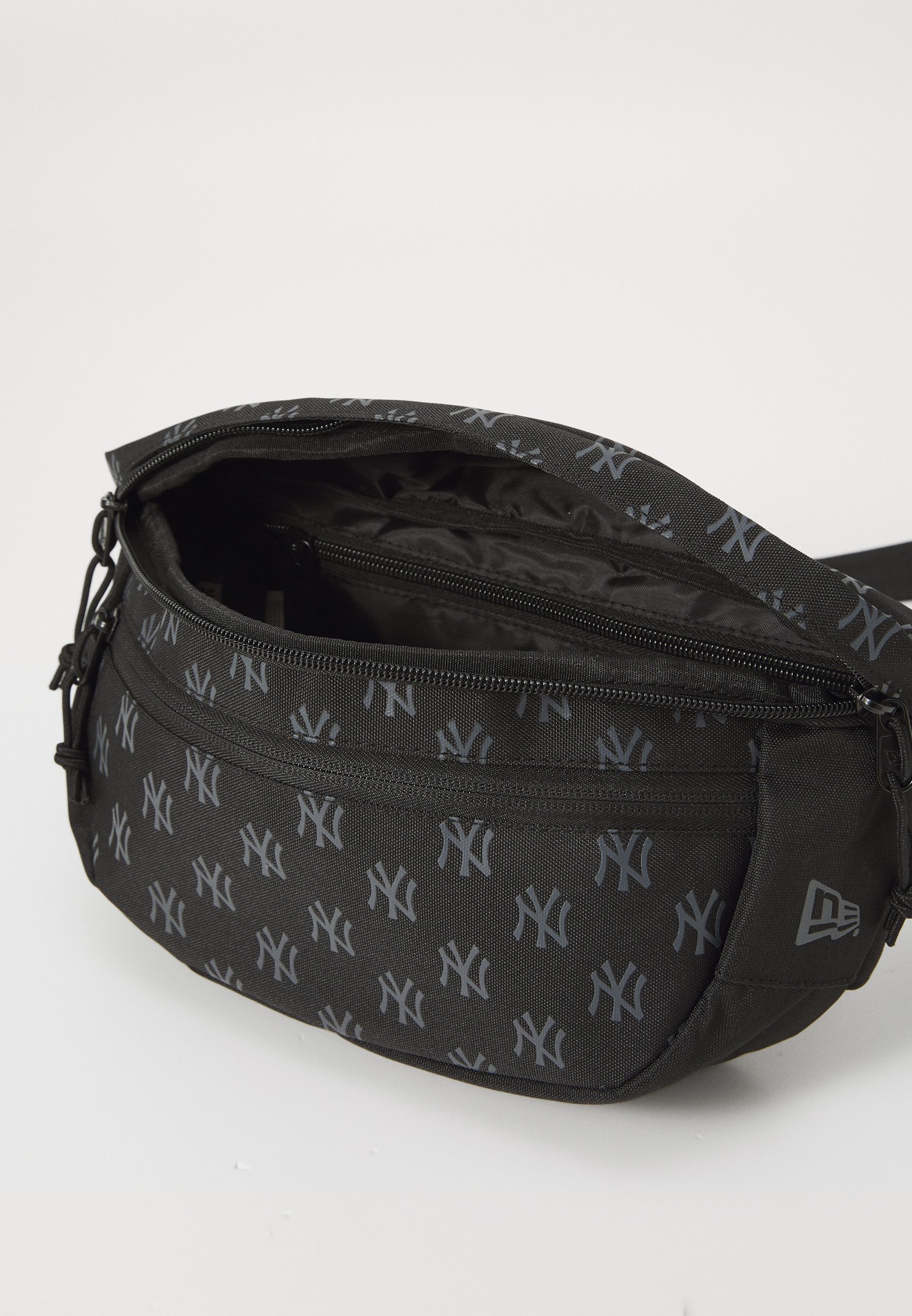 New Era MLB NEW YORK YANKEES MONOGRAM HEUPTAS - Heuptas - zwart