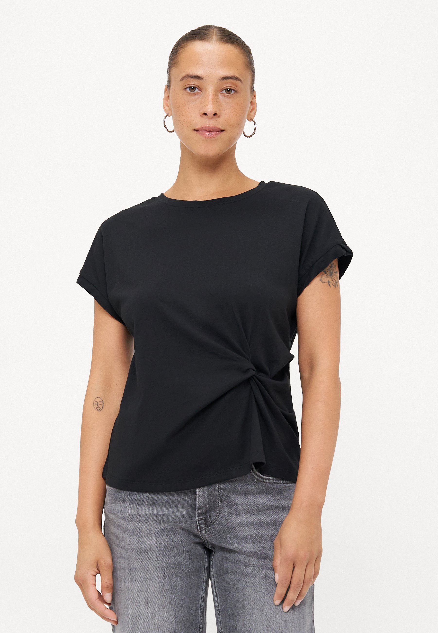 Vero Moda Petite VMGANAS O-hals T-shirt met print - zwart