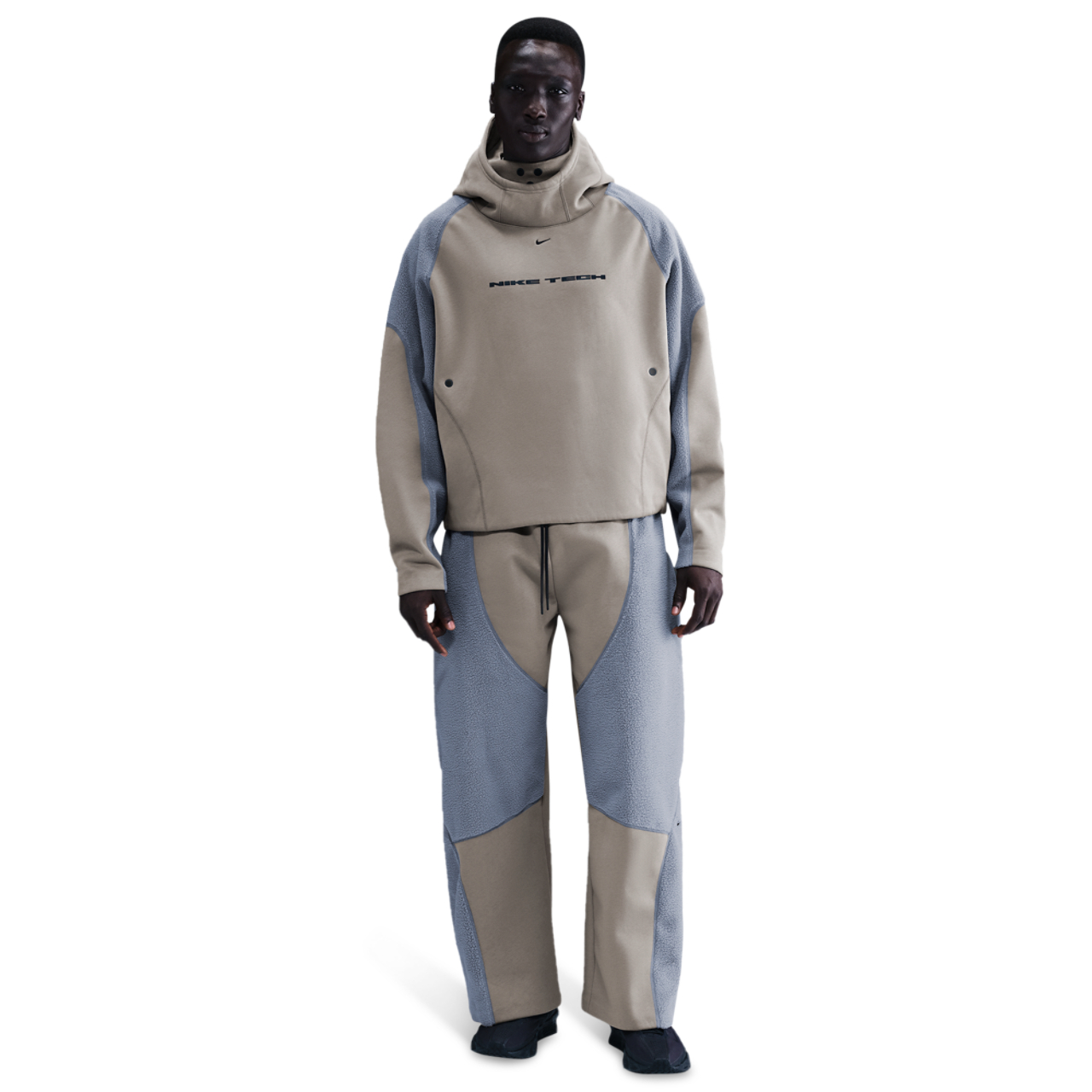 „Nike Tech“ vėjo apsauga
