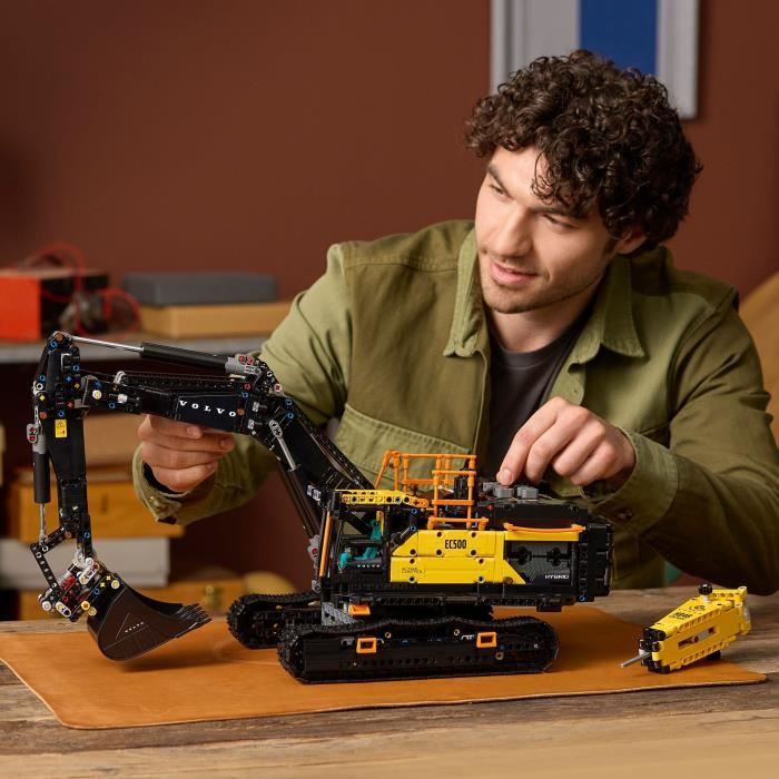 LEGO Technic 42215 Pelleteuse Volvo EC500 Hybride - Set de Construction pour Adulte - Déco