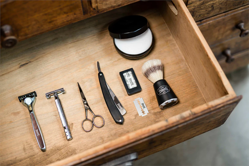 Navalha de barbear clássica Wilkinson Sword Premium Collection Cut Throat + Lâminas de reposição