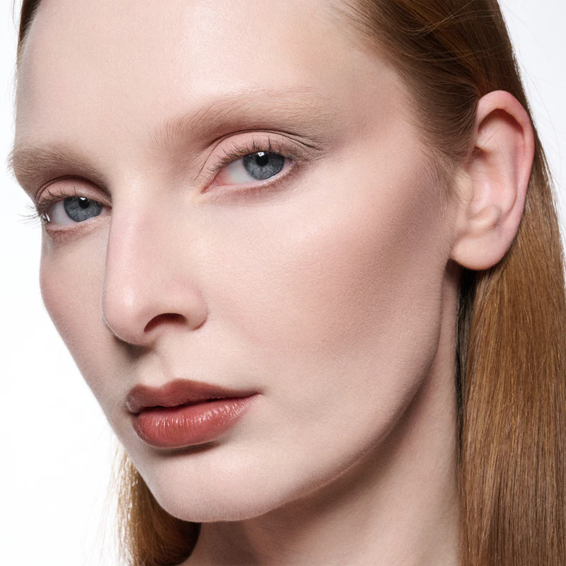 MAC Cosmetics Multisculpt Matte Liquid Colour, maquiagem multifuncional para olhos e rosto.