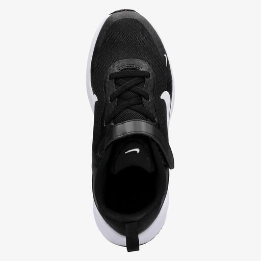 Nike Revolution 7