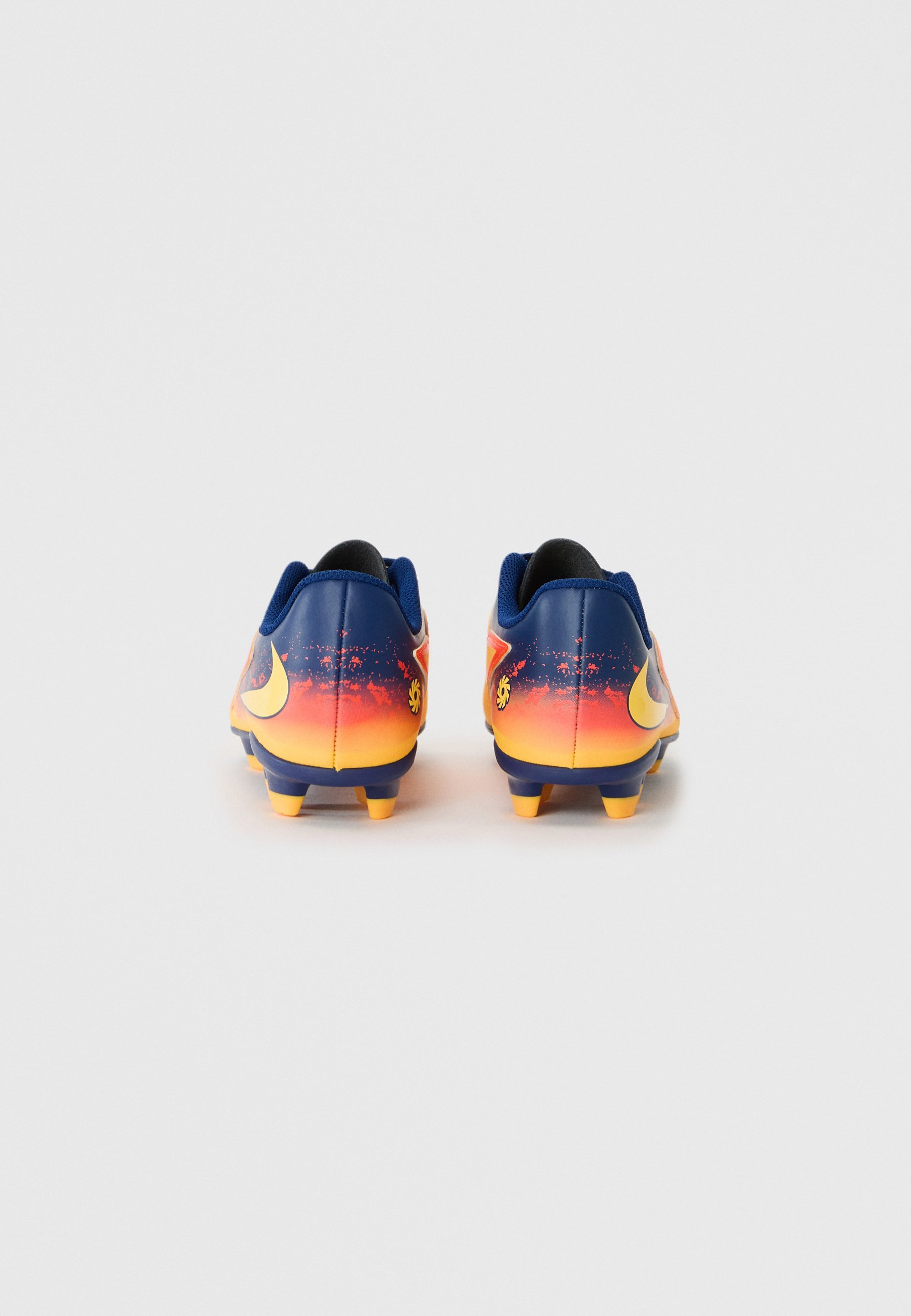 Nike Performance PHANTOM 6 LOW UNISEX - Ghete de fotbal pentru teren accidentat - laser orange/lemon venom/blue void