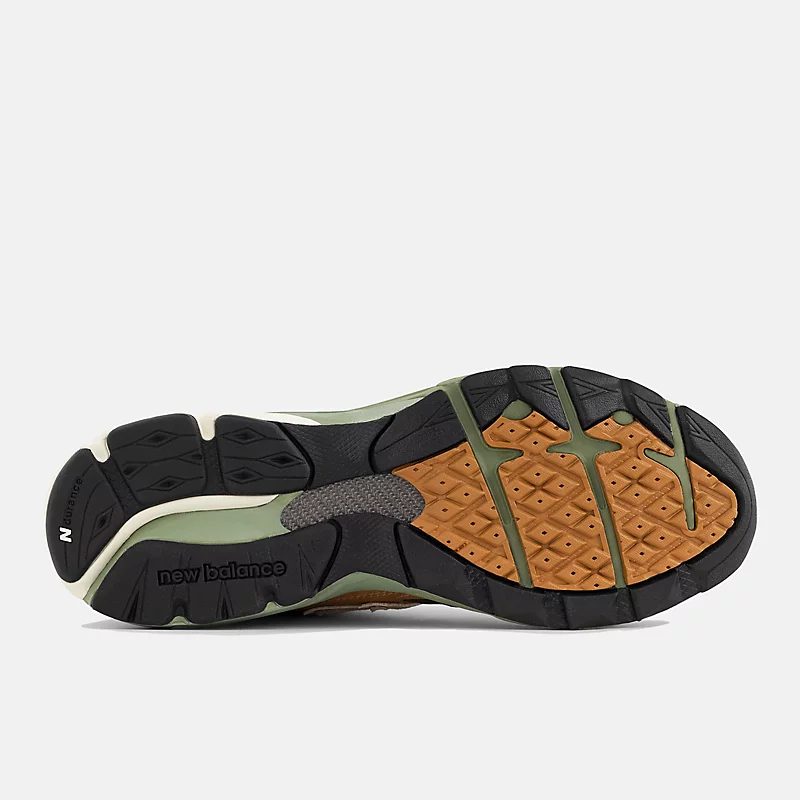 Masculino, fabricado nos EUA 990v3 - Marrom claro com verde