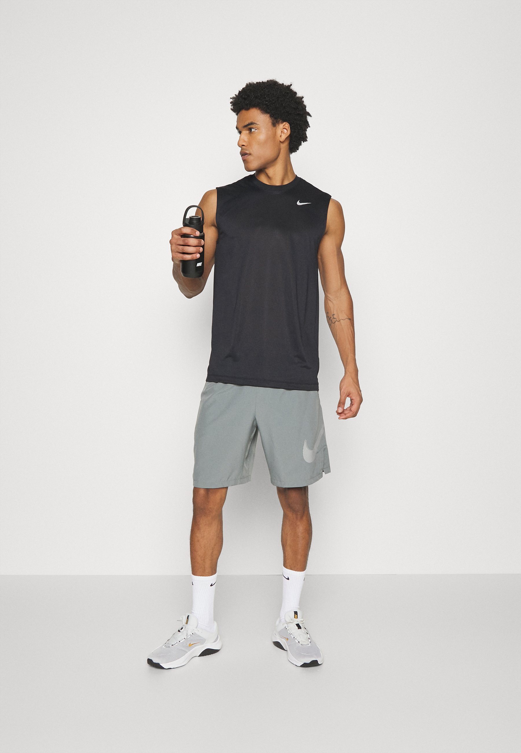 Camiseta Nike Performance RESET - Top - preto/prata fosco