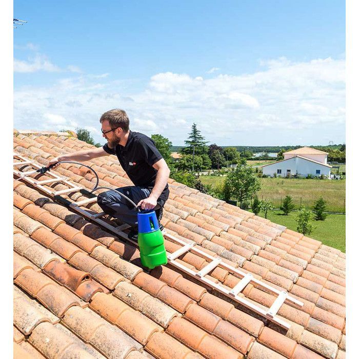 Scala di sicurezza in legno Hailo Safety Roof da 5 m per tetti piani, ideale per i posatori di tetti.