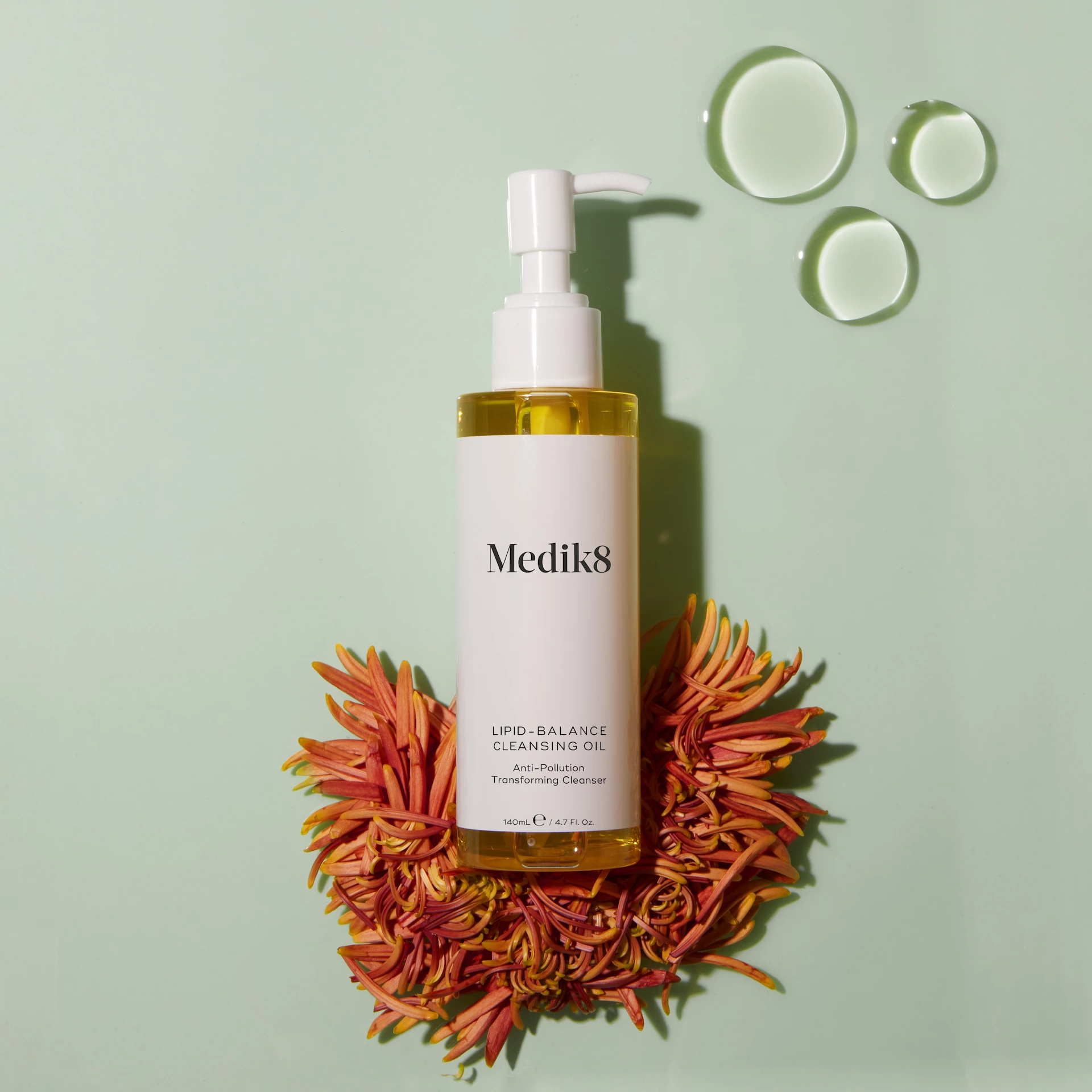 Lipidų balansą atkuriantis valomasis aliejus 100 ml - Medik8