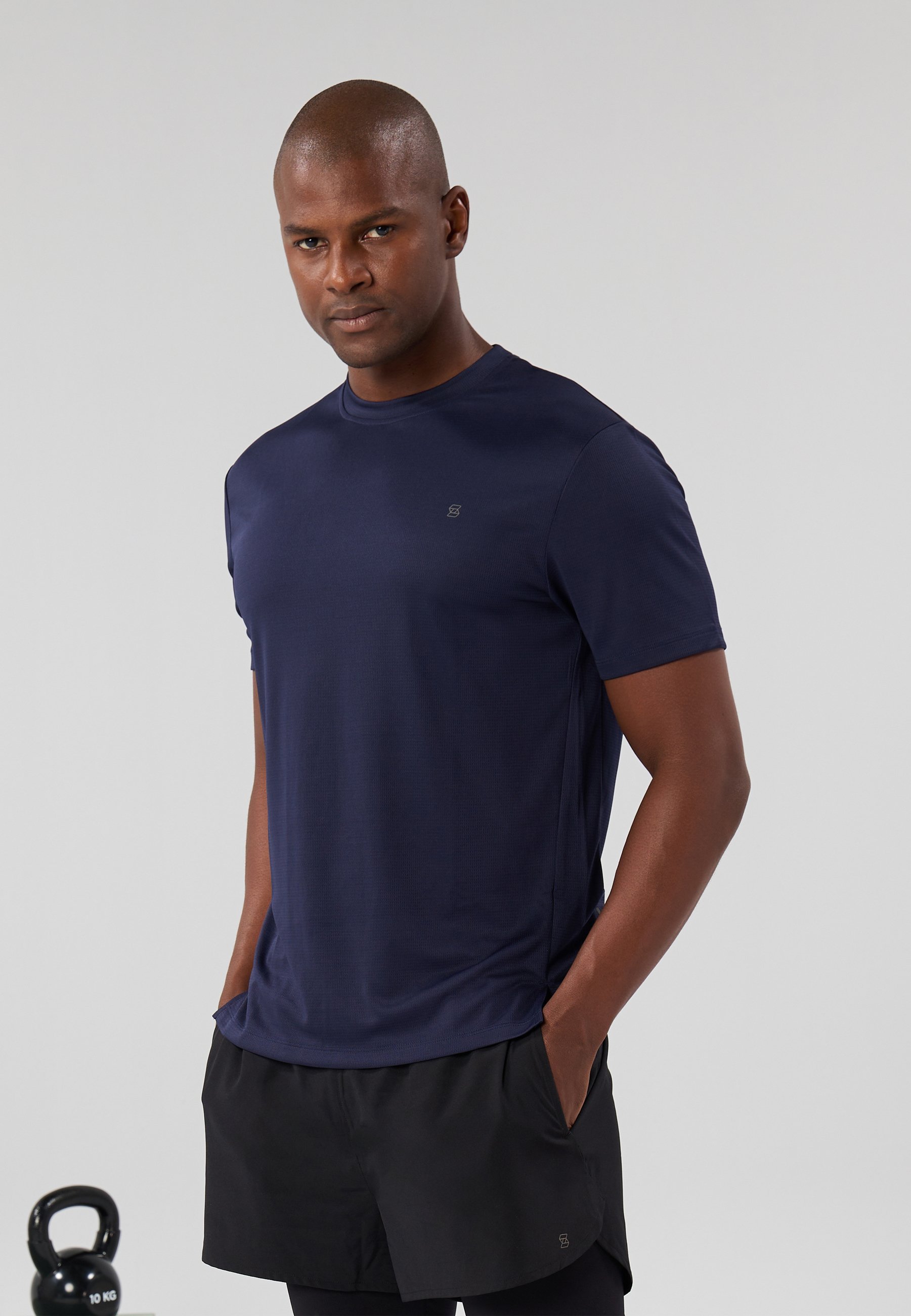 Pier One Sport ESSENTIAL QUICK DRY MESH REGULAR FIT T-SHIRT - Basic T-Shirt - Dunkelblau